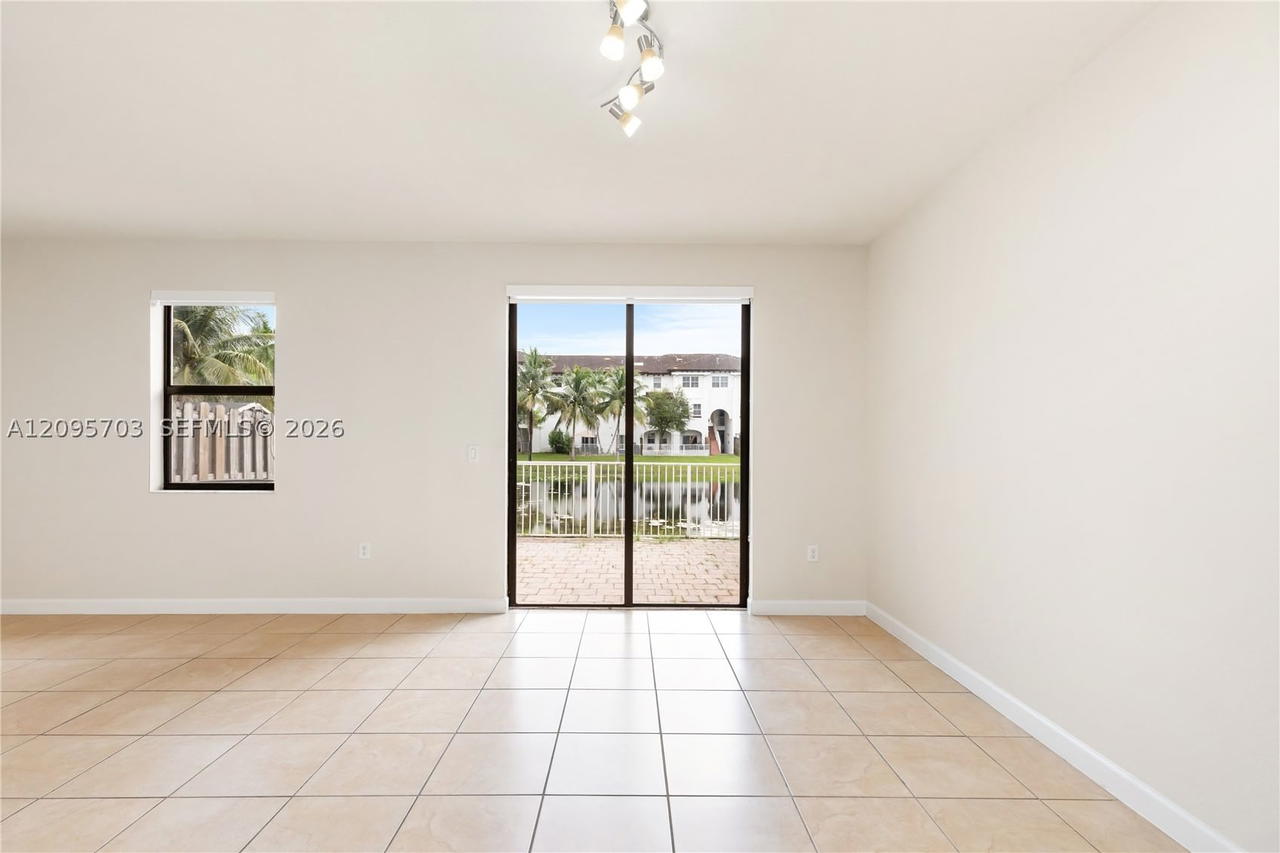 Real estate property located at 8965 98th Ave, Miami-dade, Doral Breeze, Doral, FL