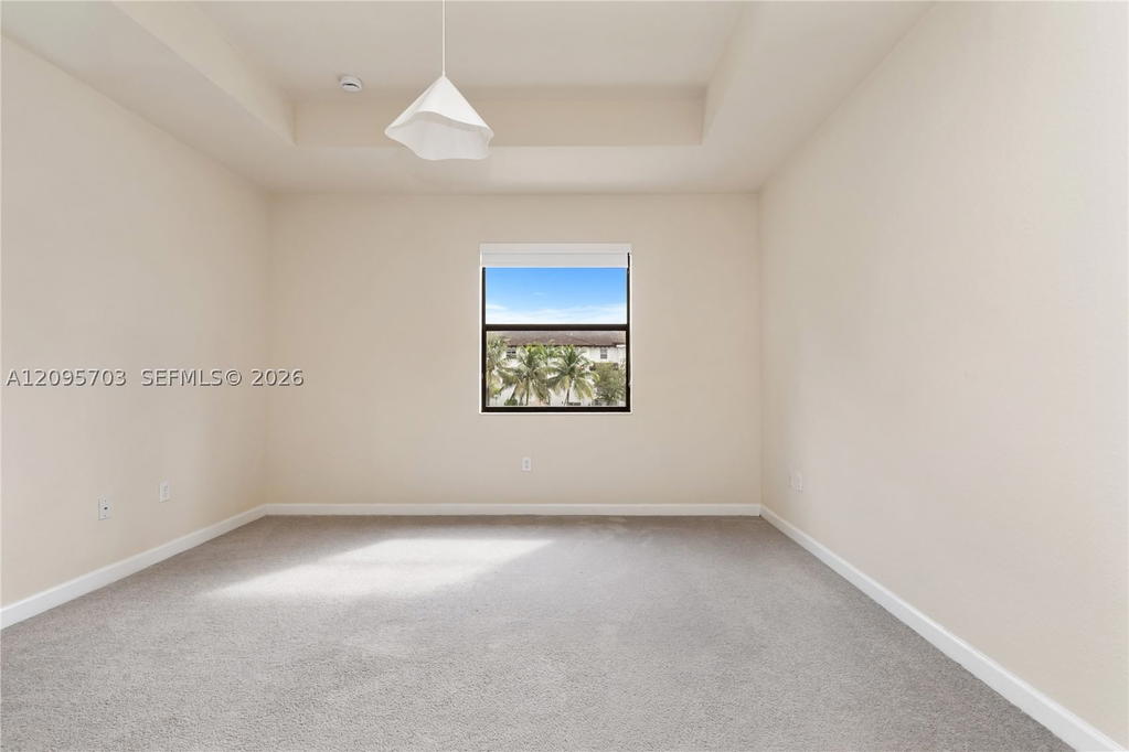 Real estate property located at 8965 98th Ave, Miami-dade, Doral Breeze, Doral, FL