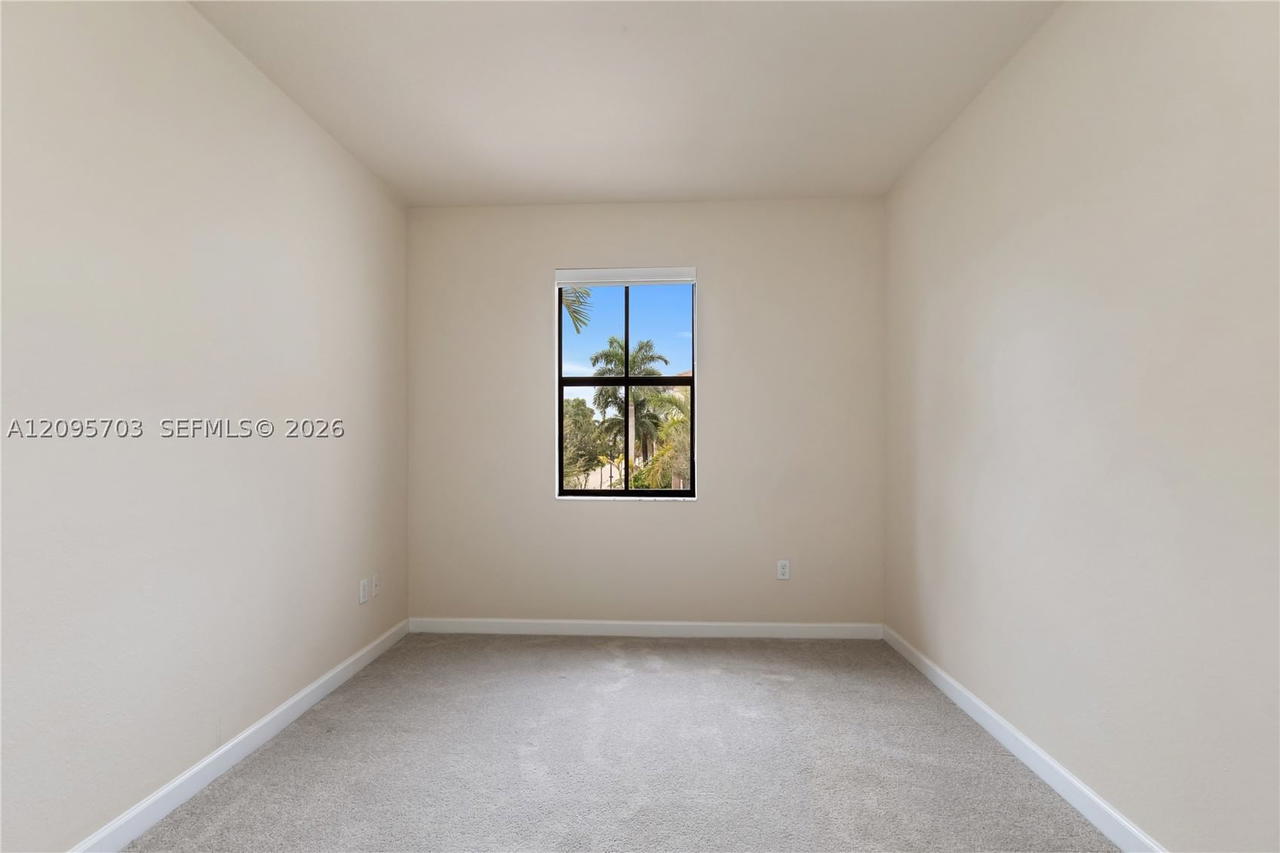 Real estate property located at 8965 98th Ave, Miami-dade, Doral Breeze, Doral, FL