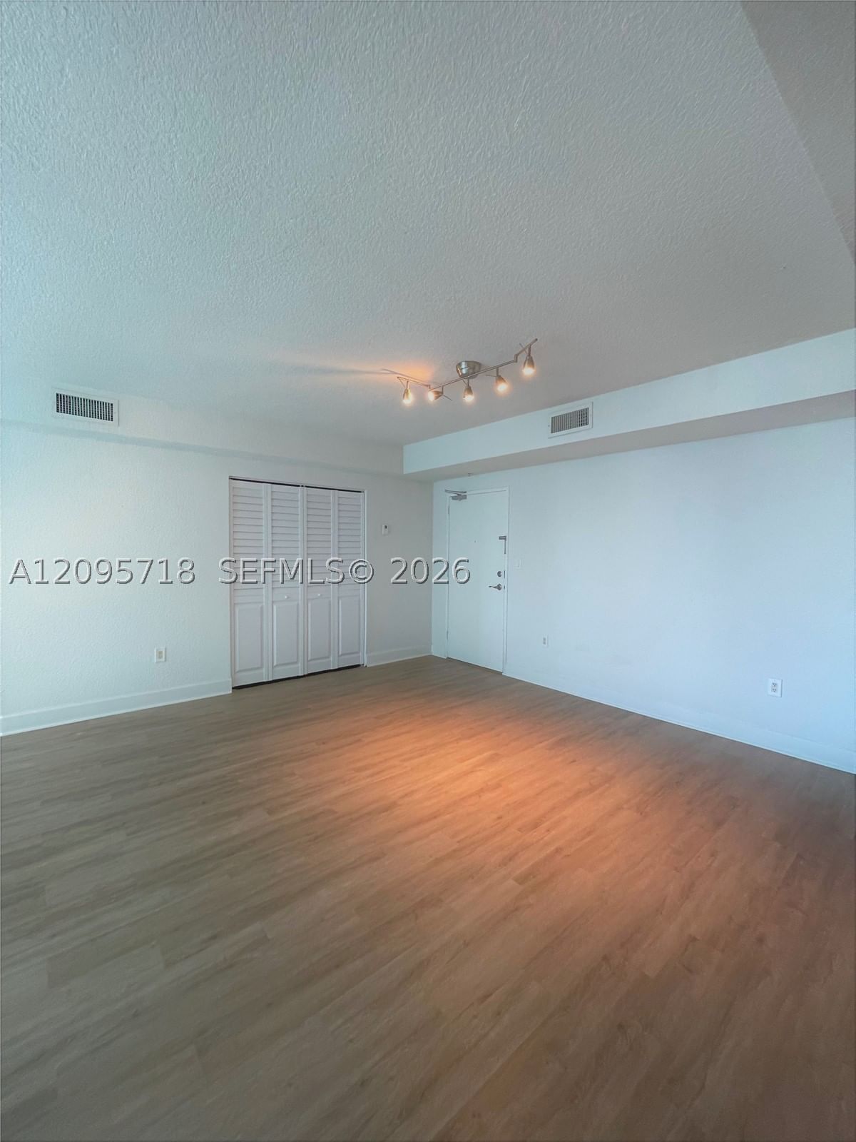 Real estate property located at 7501 Treasure Dr #3P, Miami-dade, Treasures On The Bay Ii C, North Bay Village, FL