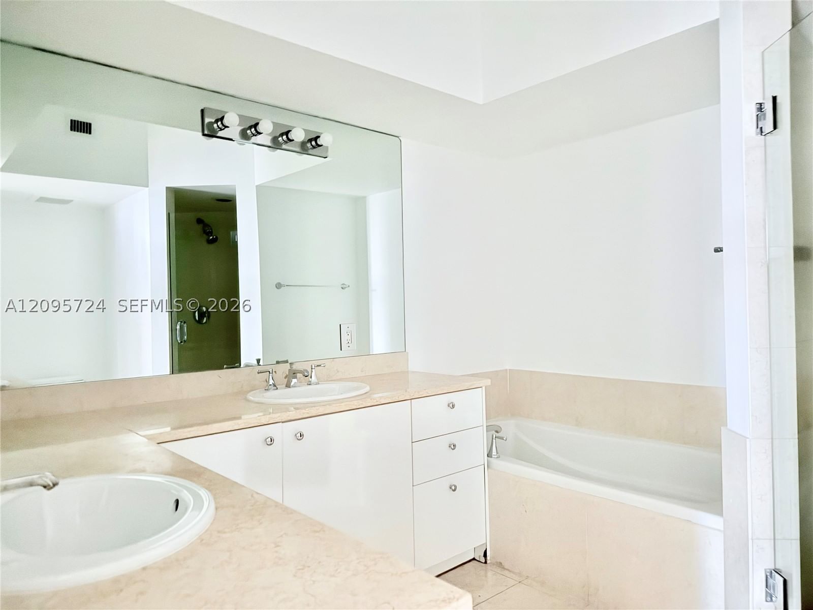 Real estate property located at 19900 Country Club Dr #216, Miami-dade, Turnberry Village So Towe, Aventura, FL