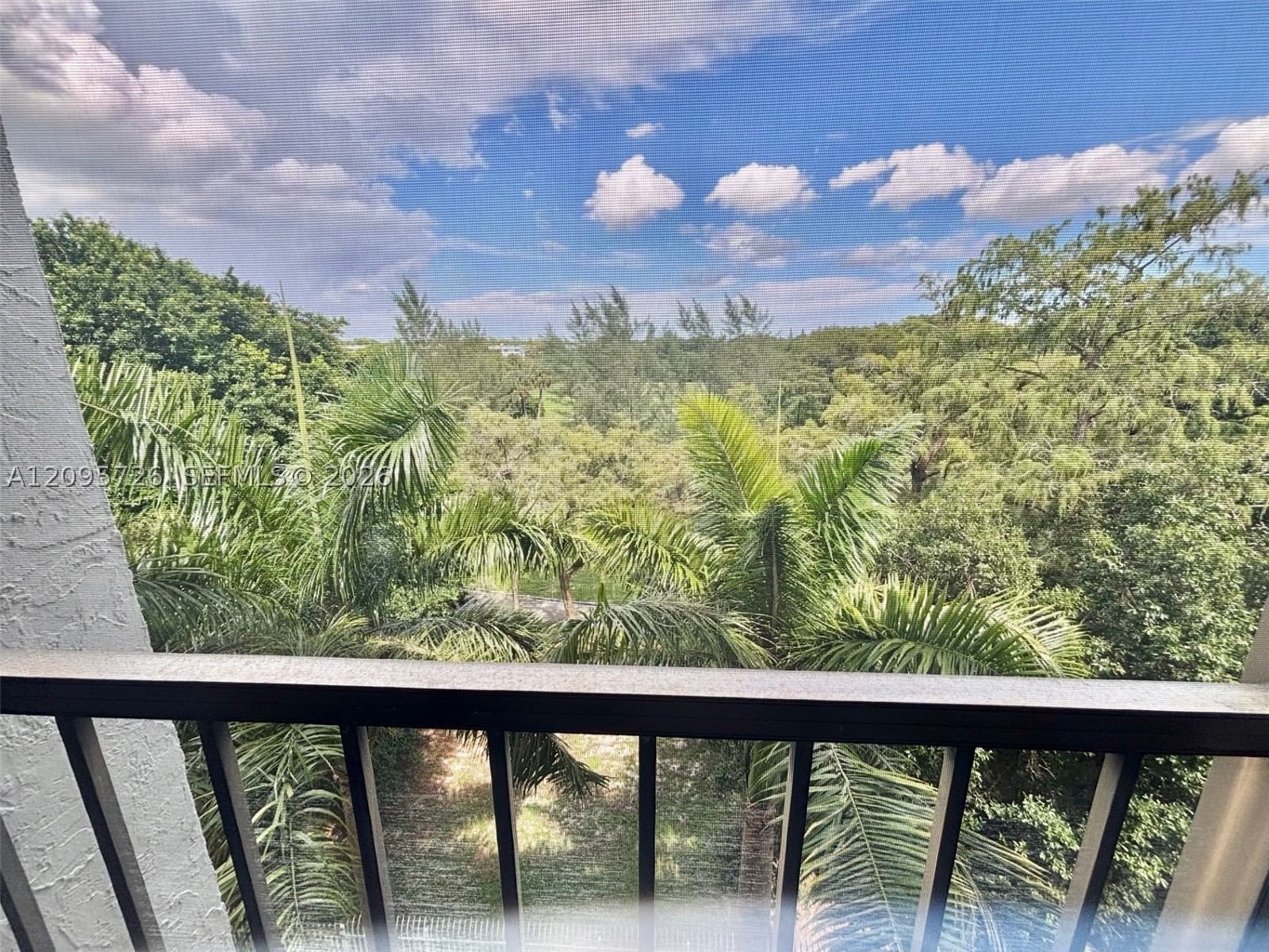 Real estate property located at 3920 Inverrary Blvd #607C, Broward, 18th Hole At Inverrary Co, Lauderhill, FL