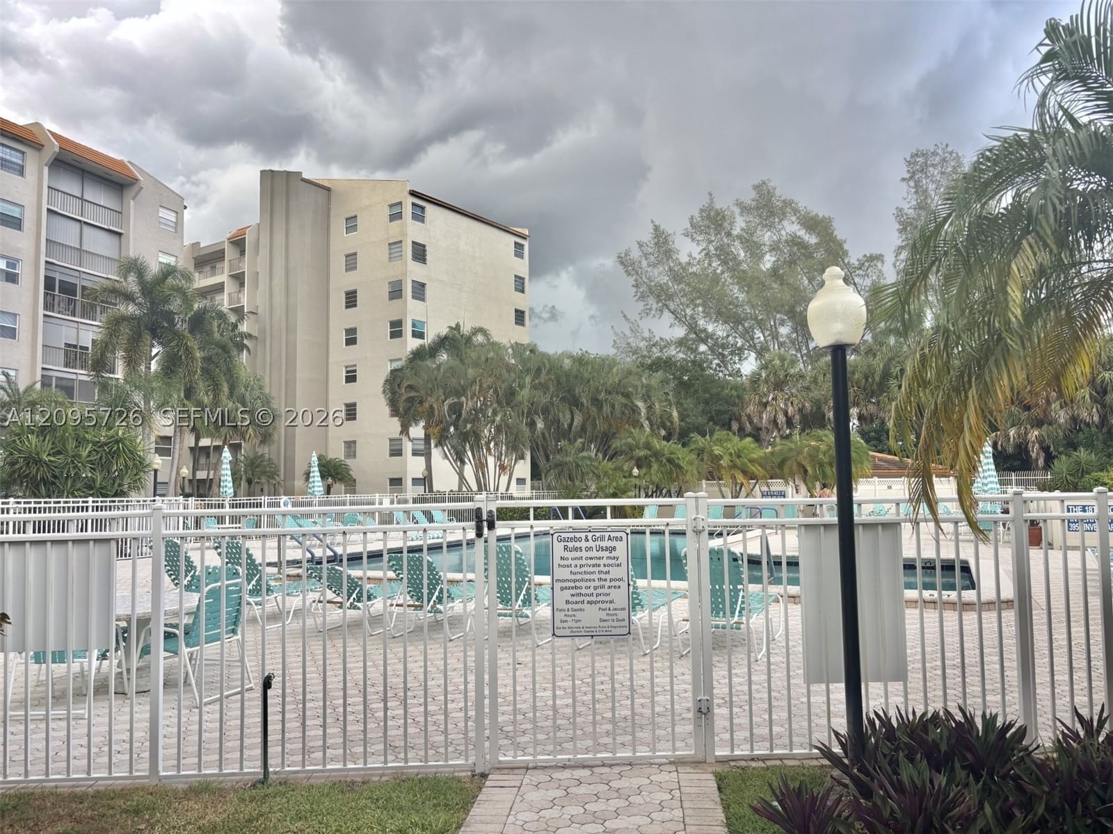 Real estate property located at 3920 Inverrary Blvd #607C, Broward, 18th Hole At Inverrary Co, Lauderhill, FL