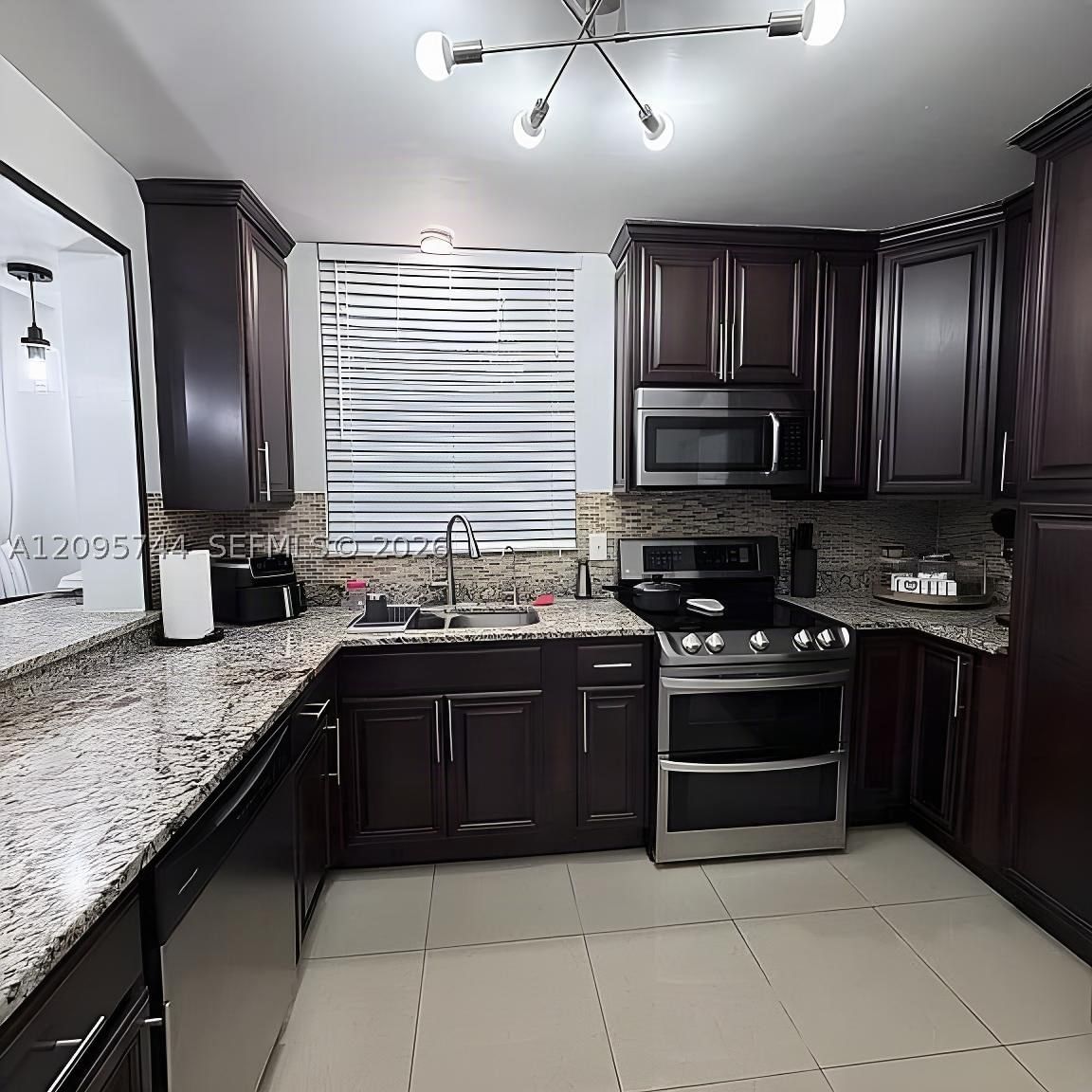 Real estate property located at 8411 Forest Hills Dr #208, Broward, Greenglades Condo I, Coral Springs, FL