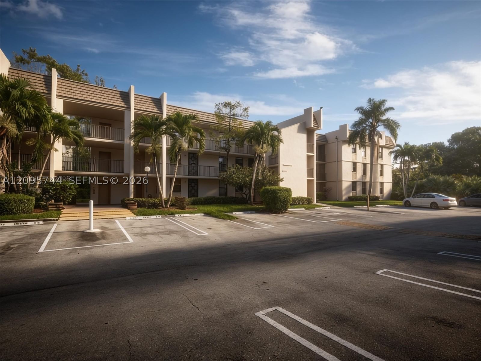 Real estate property located at 8411 Forest Hills Dr #208, Broward, Greenglades Condo I, Coral Springs, FL