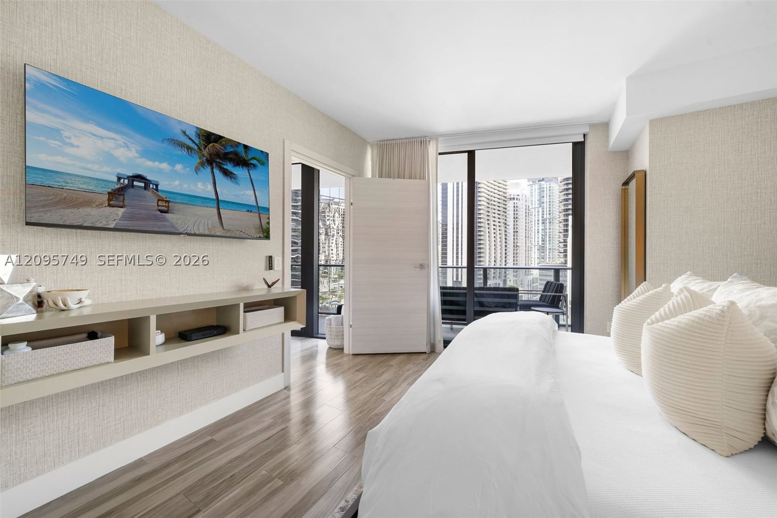 Real estate property located at 801 Miami Ave #1604, Miami-dade, 801 Sma Residences Condo, Miami, FL
