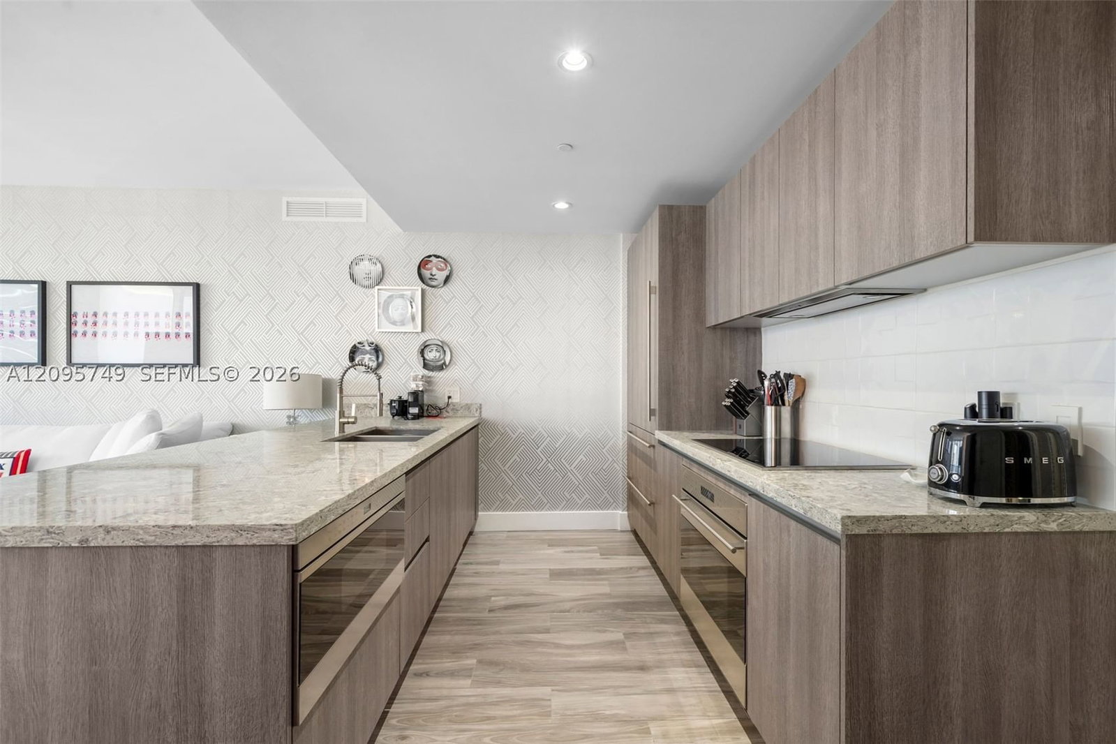 Real estate property located at 801 Miami Ave #1604, Miami-dade, 801 Sma Residences Condo, Miami, FL