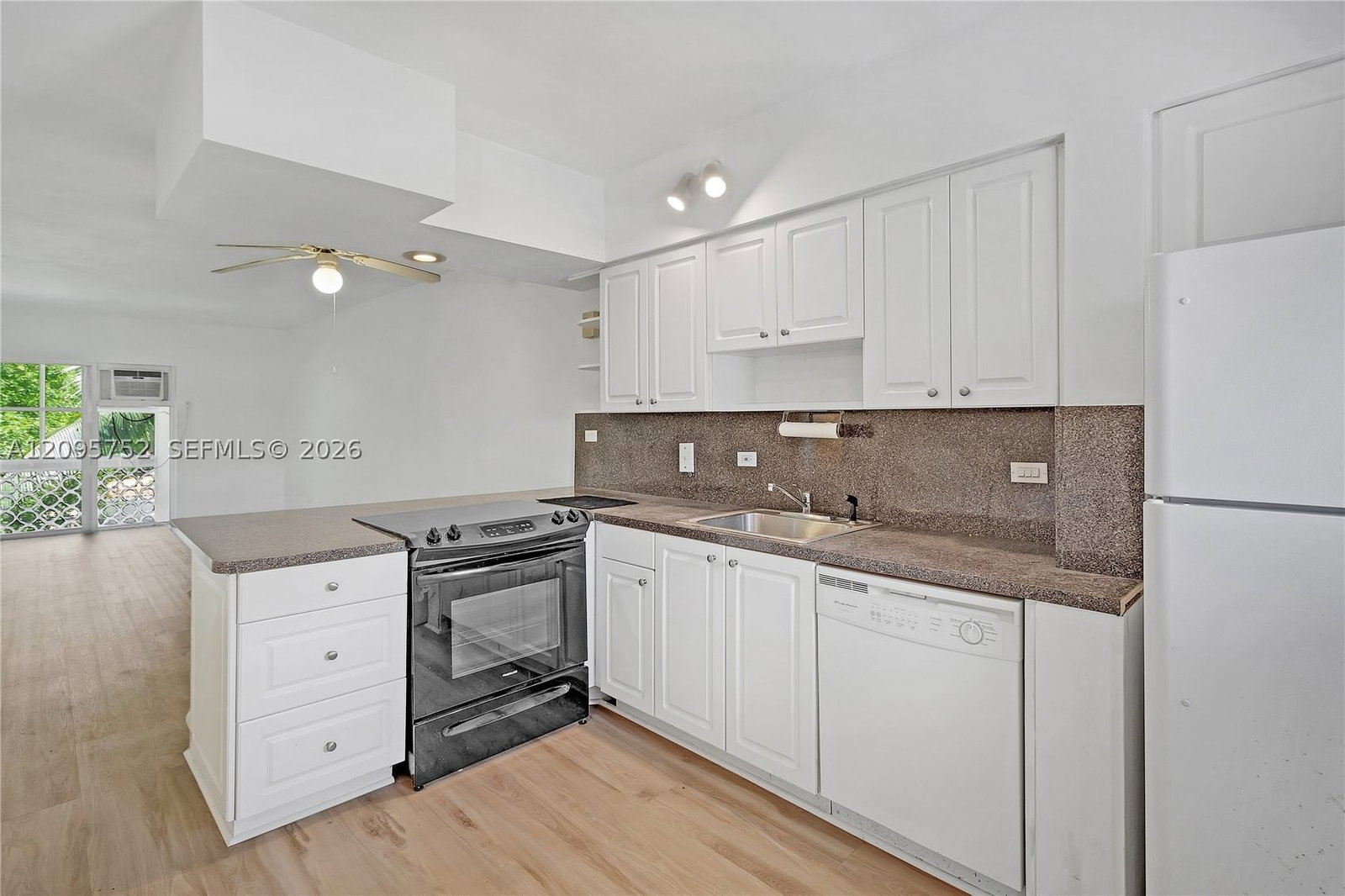 Real estate property located at 6580 Santona St A37, Miami-dade, Santona Condo, Coral Gables, FL