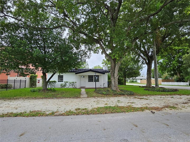 Real estate property located at 700 7th St, Broward, East Haven, Pompano Beach, FL