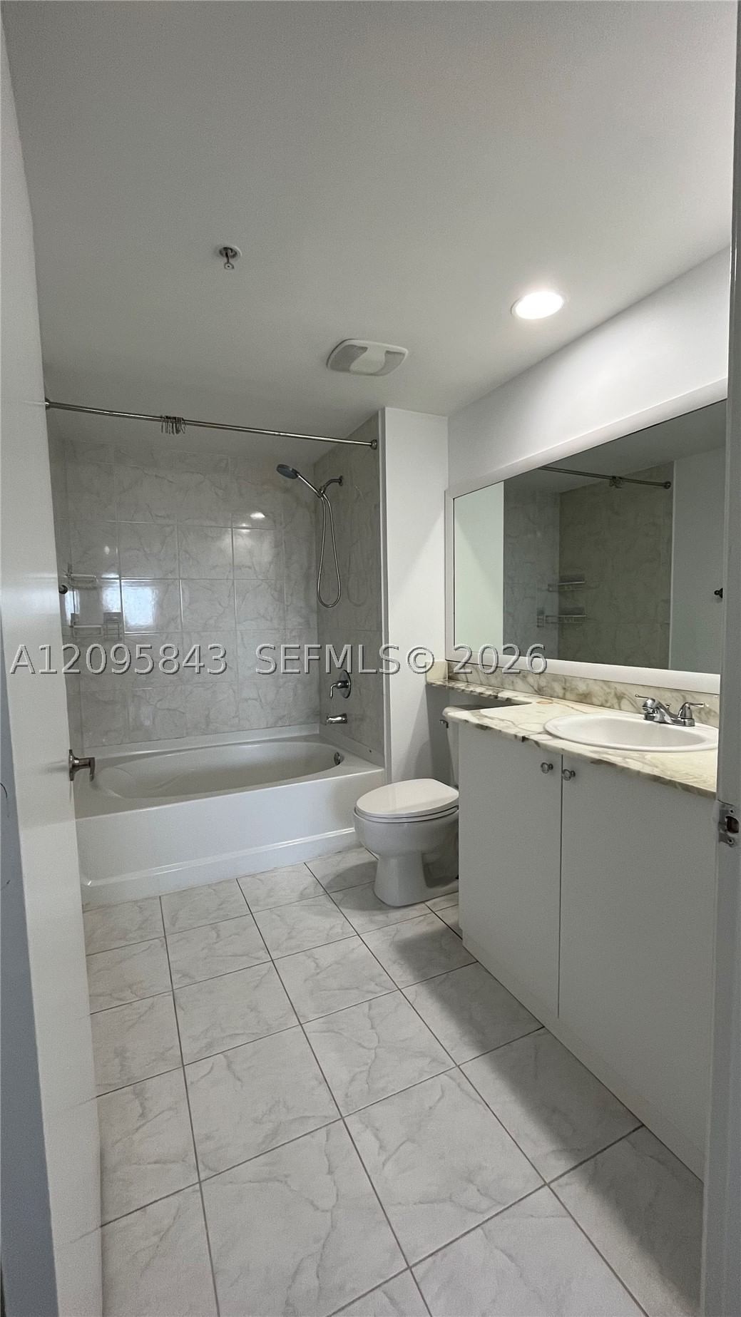 Real estate property located at 18800 29th Ave #1023, Miami-dade, Venture At Aventura East, Aventura, FL
