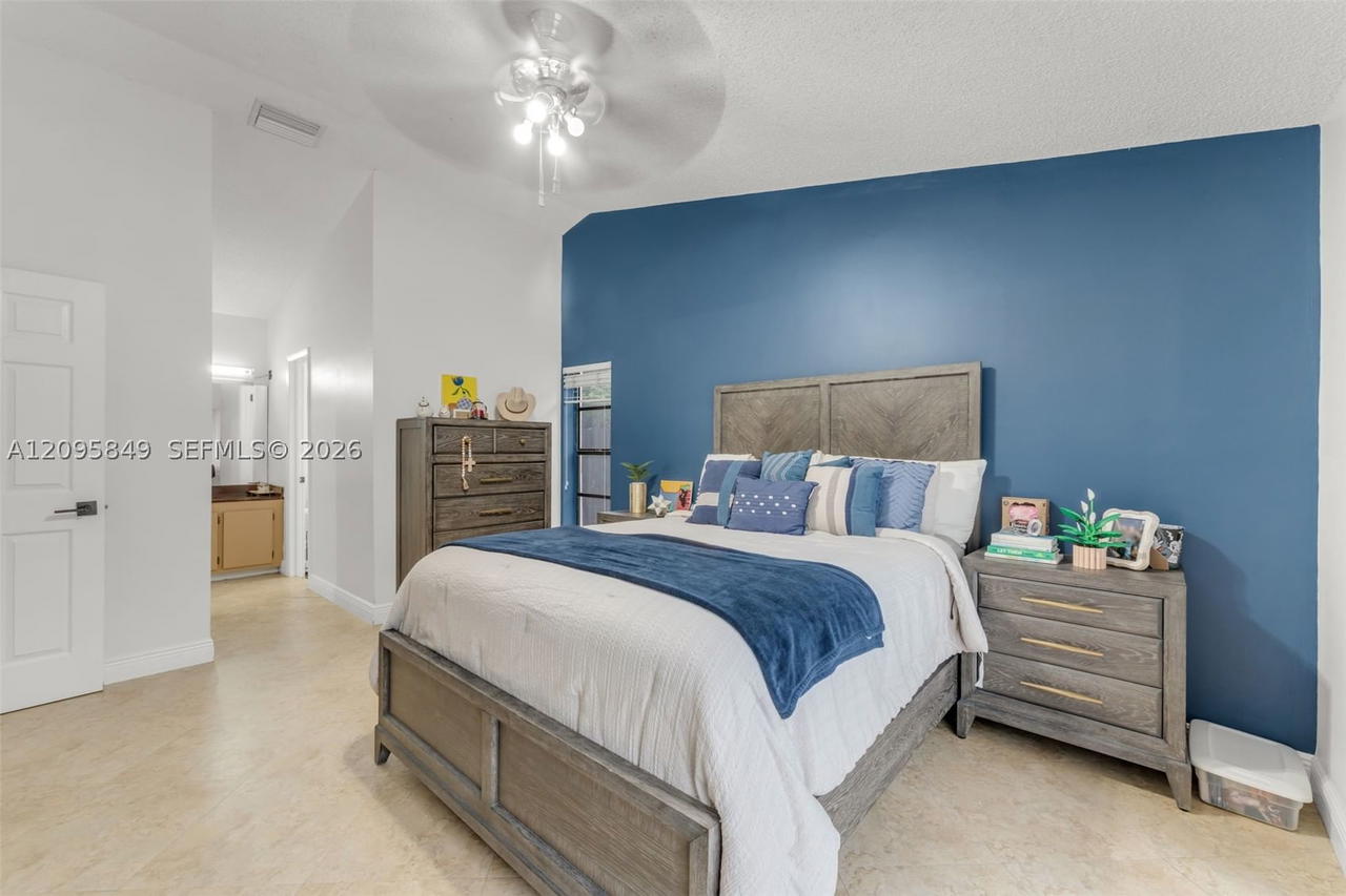 Real estate property located at 13711 108th St, Miami-dade, Caravel At Calusa, Miami, FL