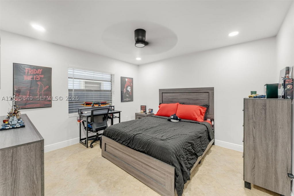 Real estate property located at 13711 108th St, Miami-dade, Caravel At Calusa, Miami, FL