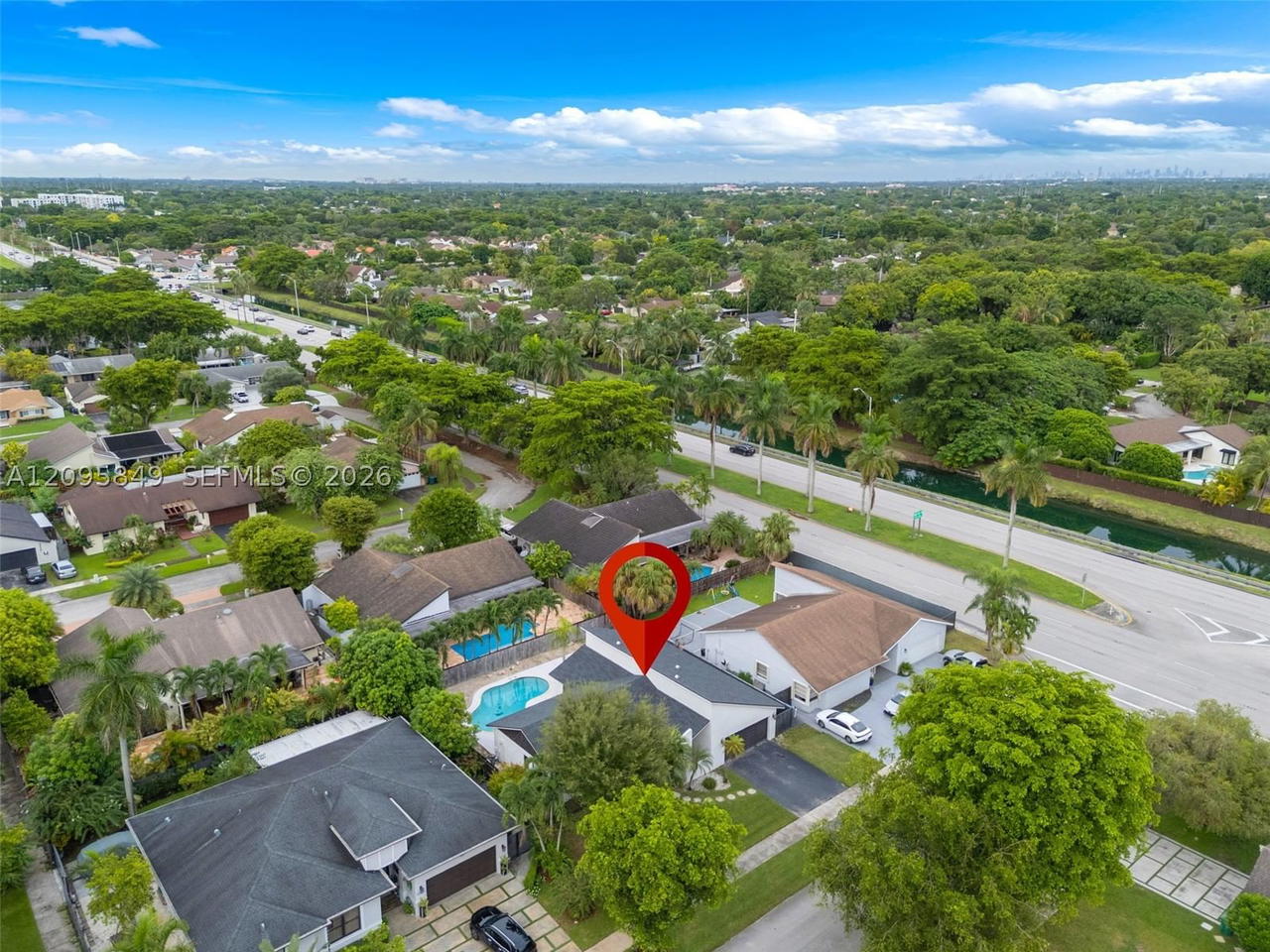 Real estate property located at 13711 108th St, Miami-dade, Caravel At Calusa, Miami, FL