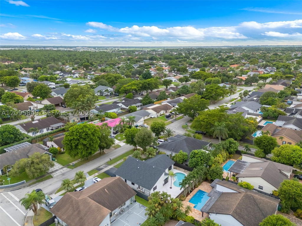 Real estate property located at 13711 108th St, Miami-dade, Caravel At Calusa, Miami, FL