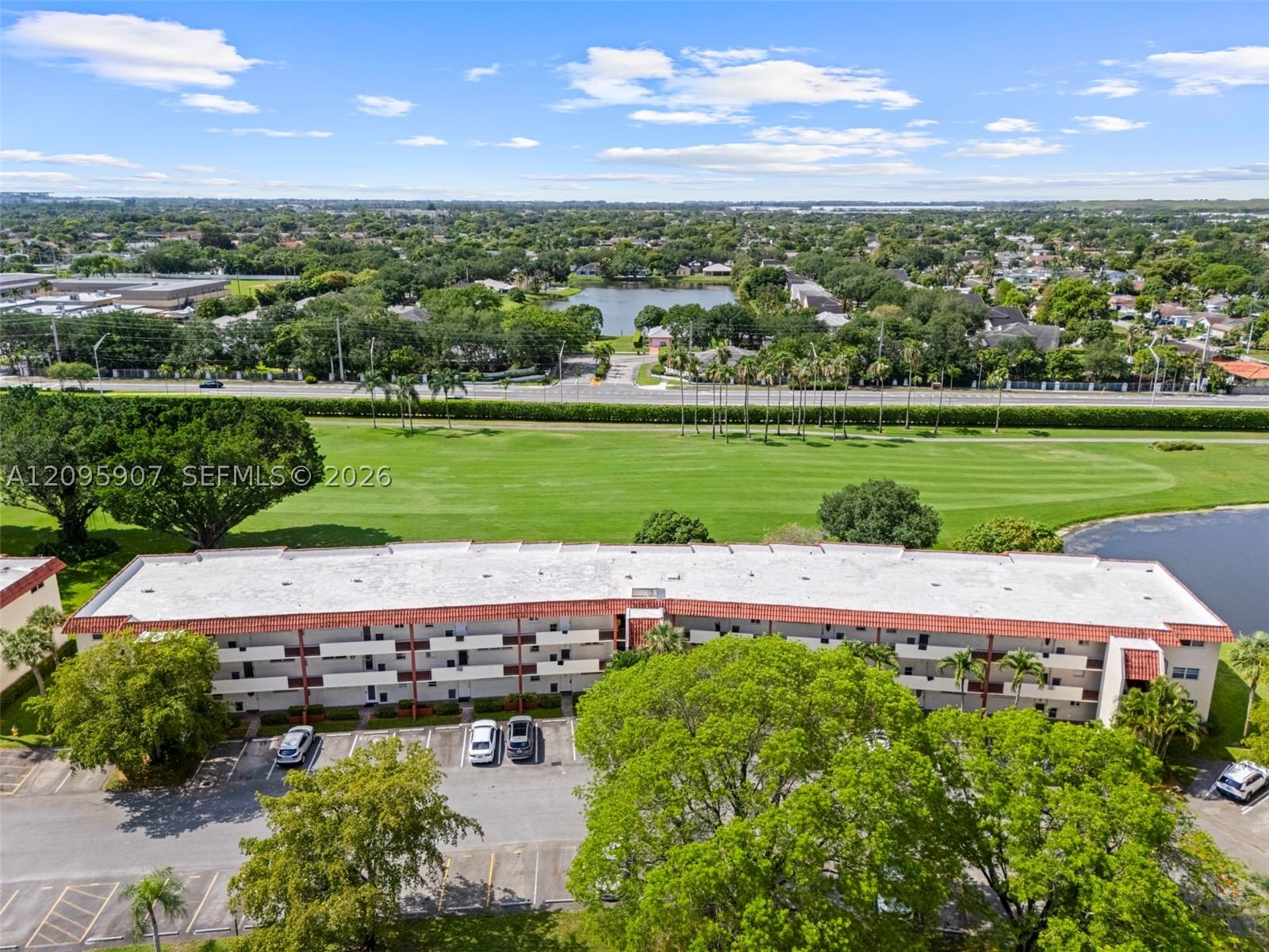 Real estate property located at 9820 Hollybrook Lake Dr #208, Broward, Hollybrook Golf And, Pembroke Pines, FL