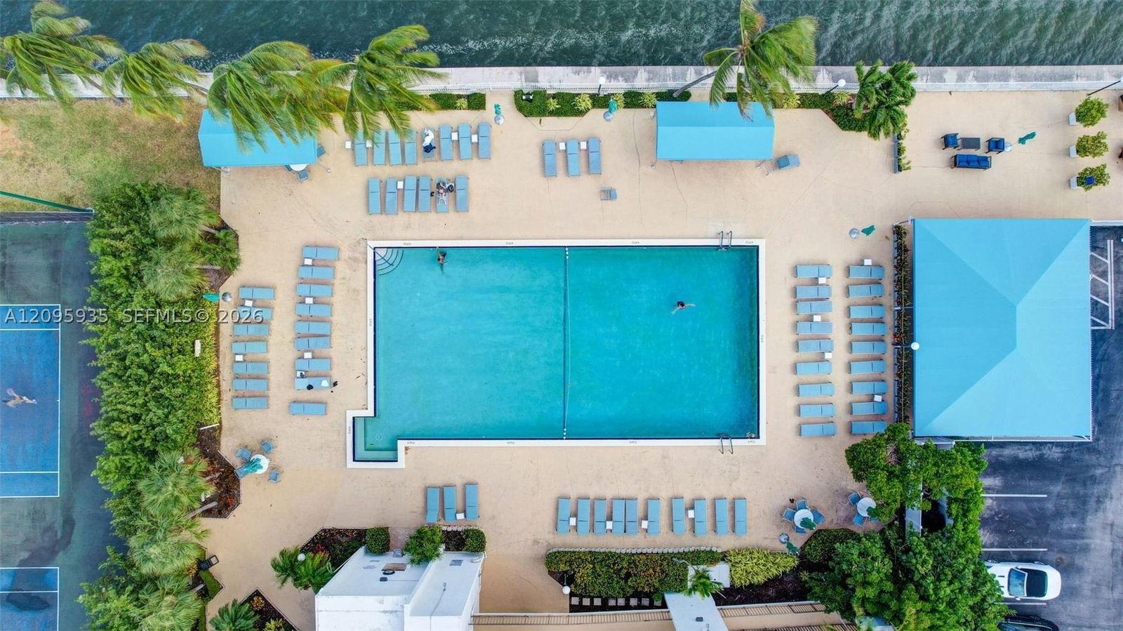 Real estate property located at 1000 Parkview Dr #715, Broward, Oceanview Park Condo, Hallandale Beach, FL