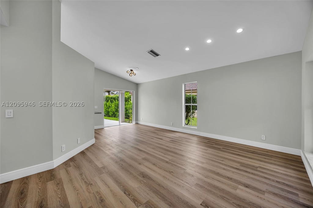 Real estate property located at 815 Falling Water Rd, Broward, Sector 4 North, Weston, FL