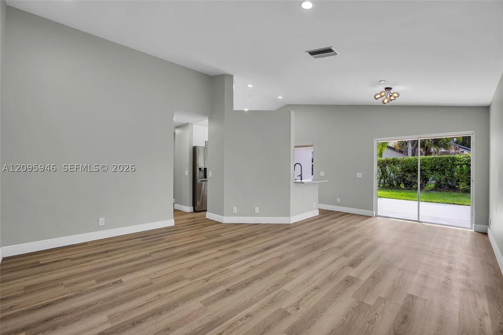 Real estate property located at 815 Falling Water Rd, Broward, Sector 4 North, Weston, FL