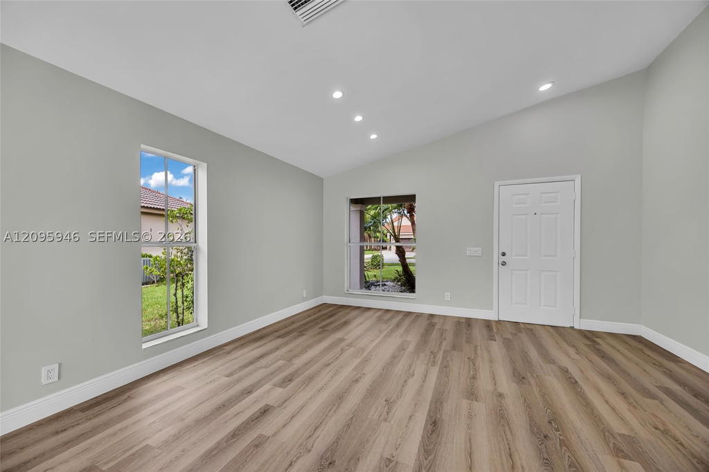 Real estate property located at 815 Falling Water Rd, Broward, Sector 4 North, Weston, FL