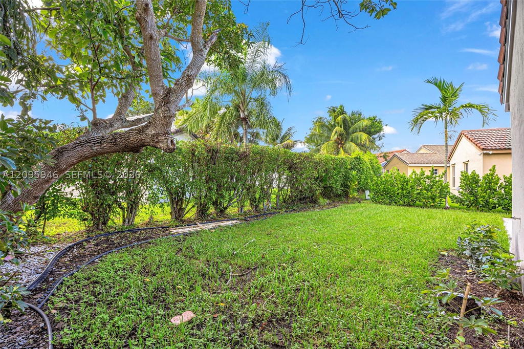 Real estate property located at 815 Falling Water Rd, Broward, Sector 4 North, Weston, FL