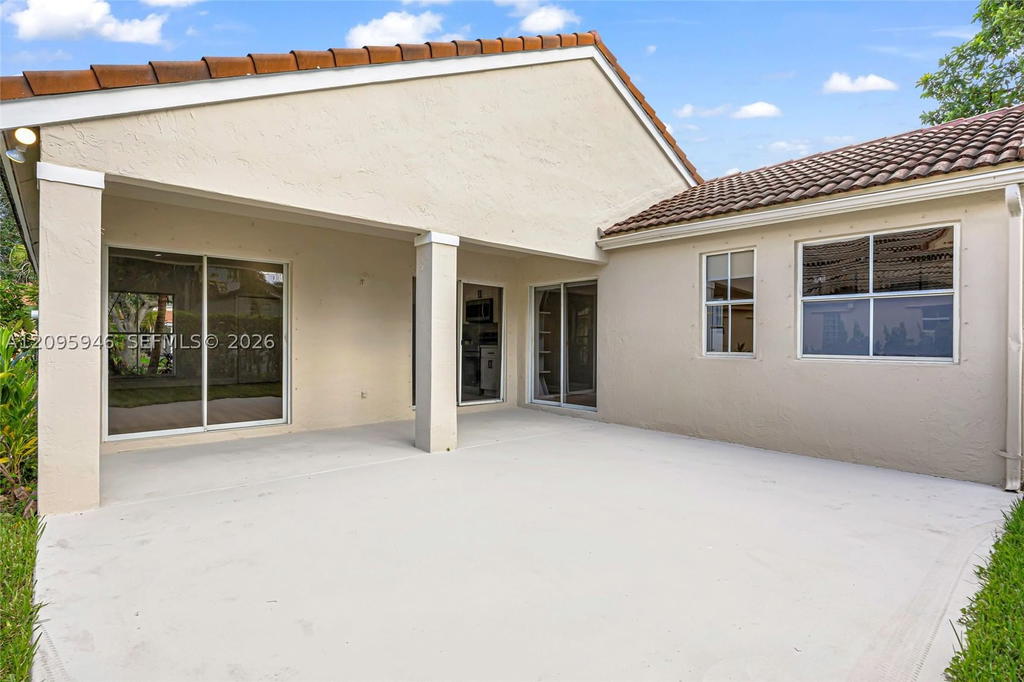 Real estate property located at 815 Falling Water Rd, Broward, Sector 4 North, Weston, FL