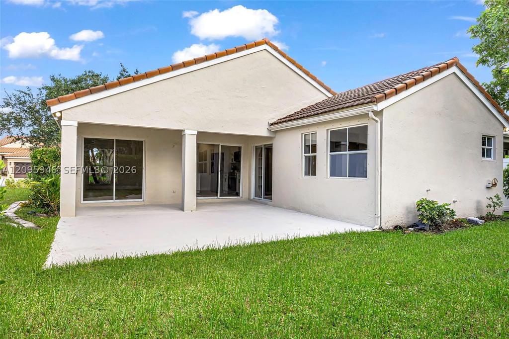 Real estate property located at 815 Falling Water Rd, Broward, Sector 4 North, Weston, FL