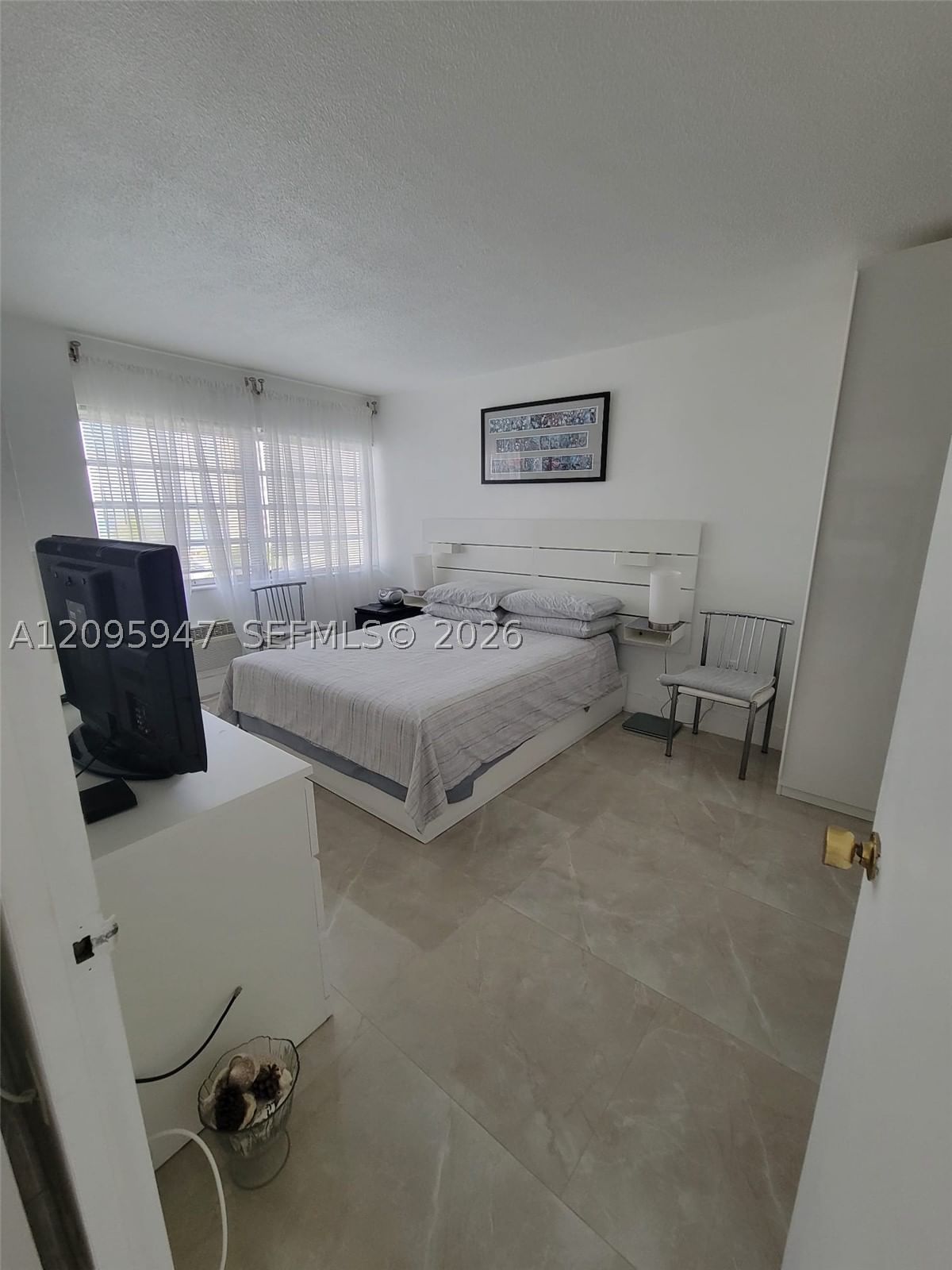 Real estate property located at 220 Kings Point Dr #606, Miami-dade, Kings Point Imperial Cond, Sunny Isles Beach, FL