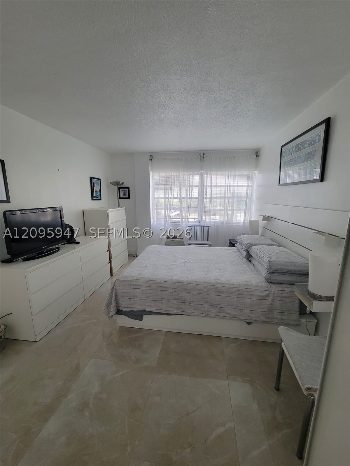 Real estate property located at 220 Kings Point Dr #606, Miami-dade, Kings Point Imperial Cond, Sunny Isles Beach, FL