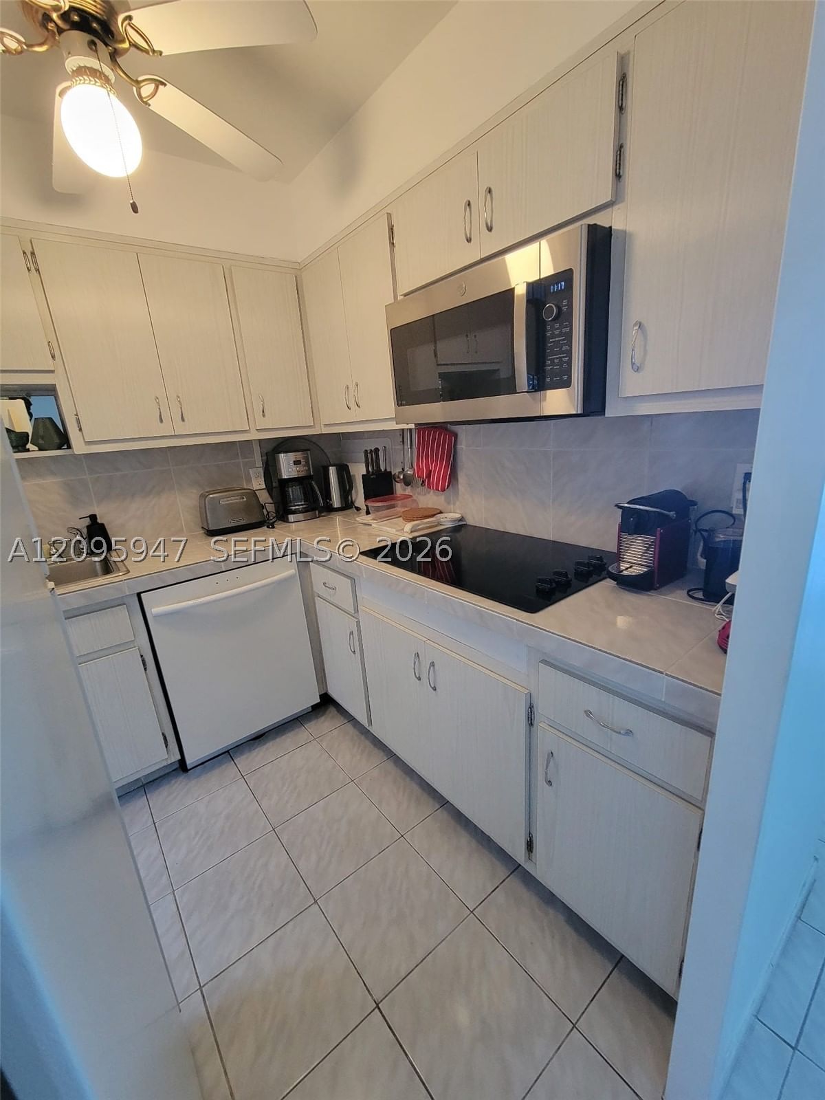 Real estate property located at 220 Kings Point Dr #606, Miami-dade, Kings Point Imperial Cond, Sunny Isles Beach, FL