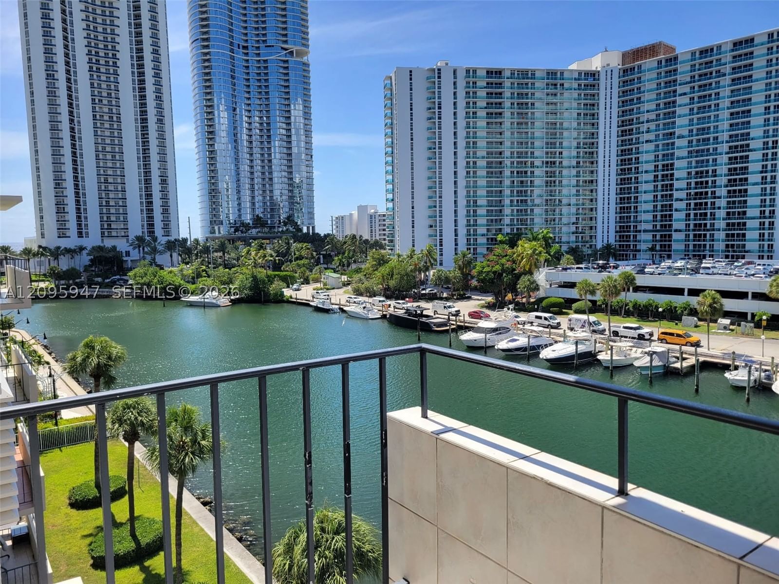 Real estate property located at 220 Kings Point Dr #606, Miami-dade, Kings Point Imperial Cond, Sunny Isles Beach, FL