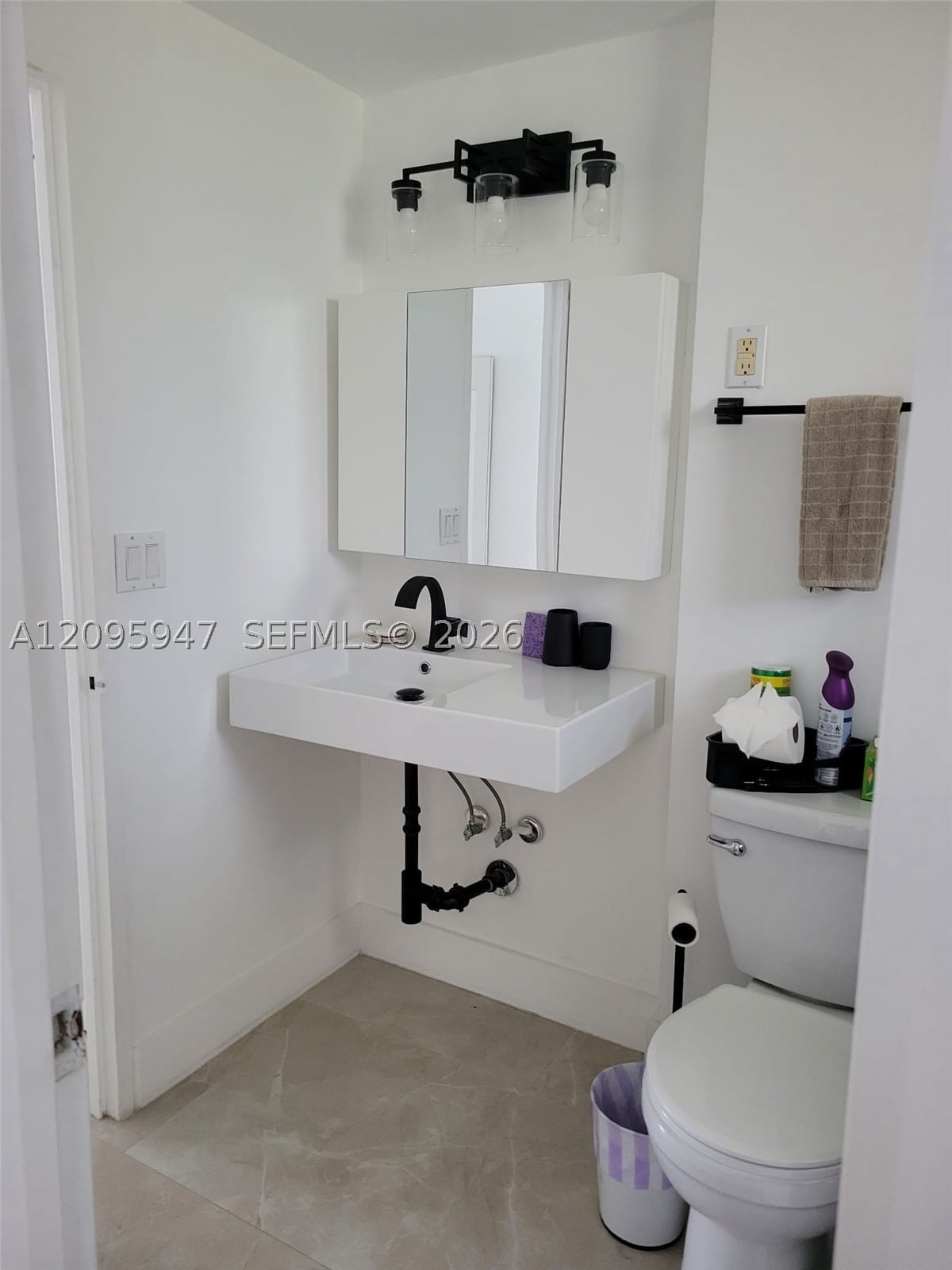 Real estate property located at 220 Kings Point Dr #606, Miami-dade, Kings Point Imperial Cond, Sunny Isles Beach, FL