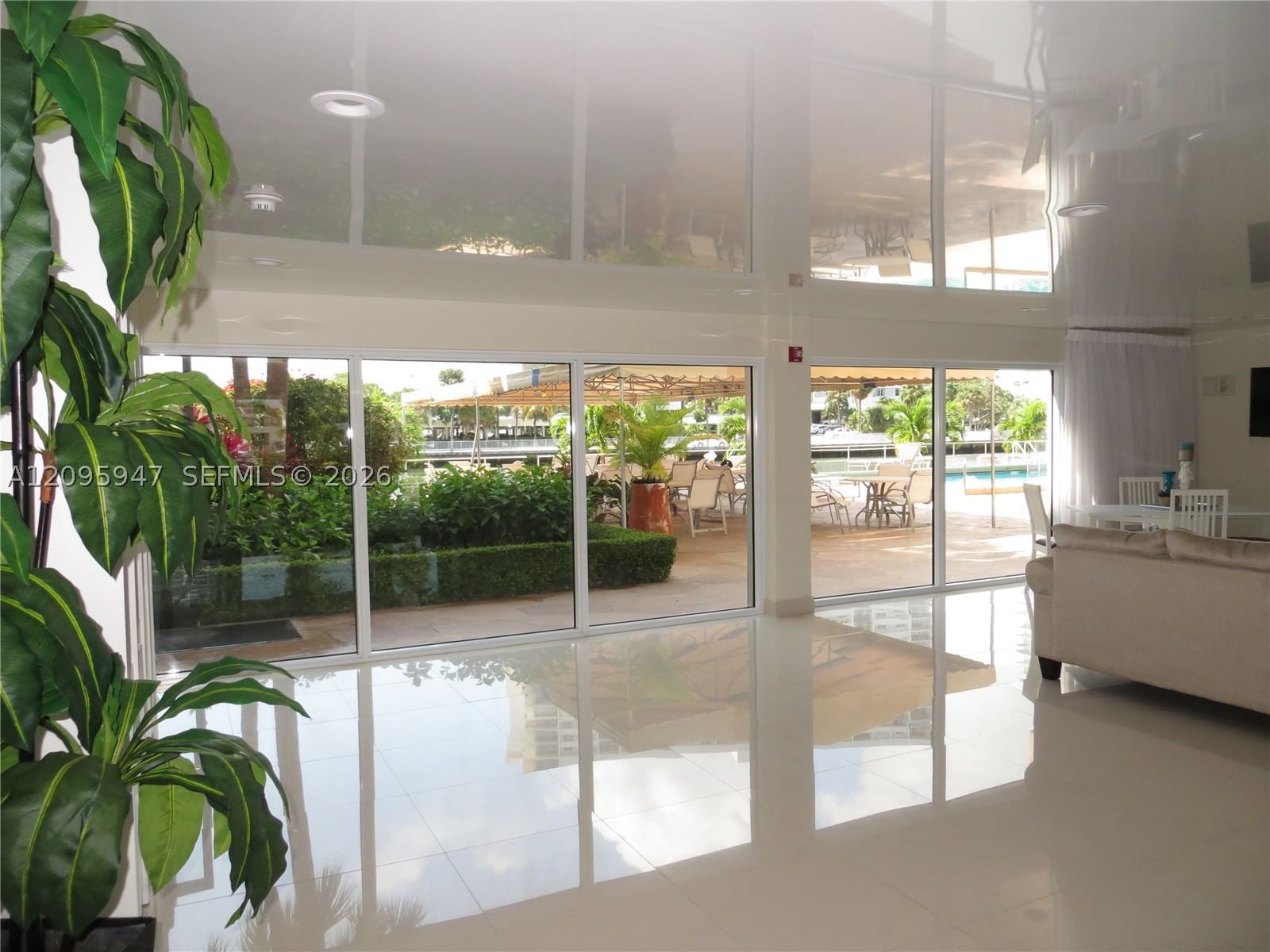 Real estate property located at 220 Kings Point Dr #606, Miami-dade, Kings Point Imperial Cond, Sunny Isles Beach, FL