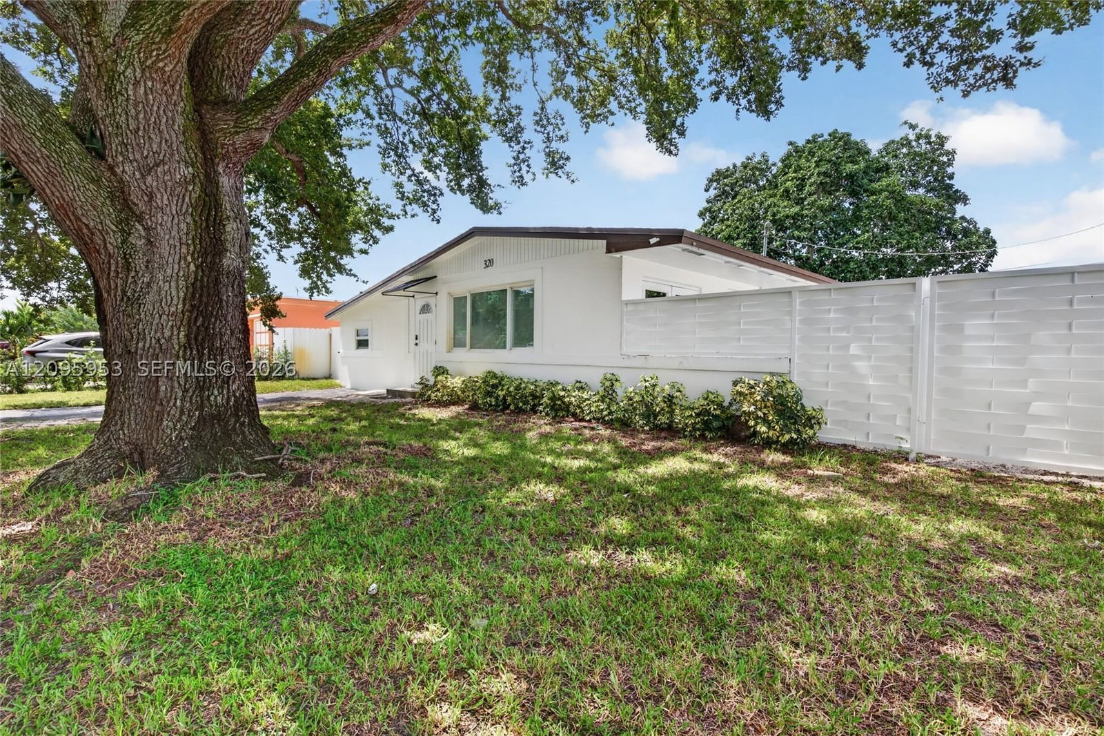 Real estate property located at 320 70th Ter, Broward, Boulevard Heights Sec 7, Hollywood, FL