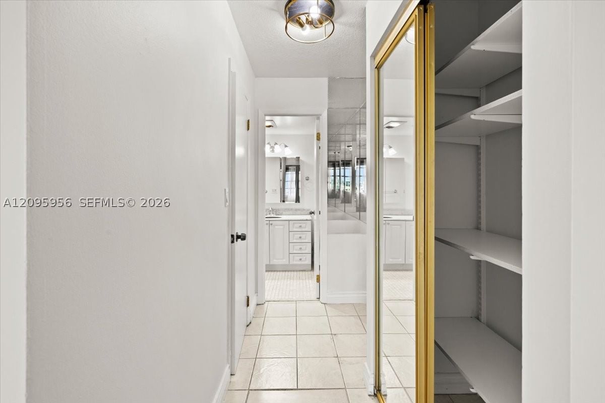 Real estate property located at 2780 183rd St #1207, Miami-dade, Commodore Plaza Condo, Aventura, FL