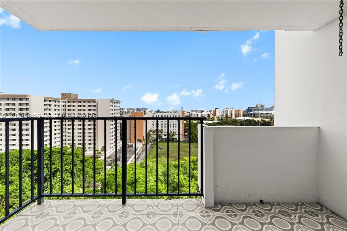 Real estate property located at 2780 183rd St #1207, Miami-dade, Commodore Plaza Condo, Aventura, FL