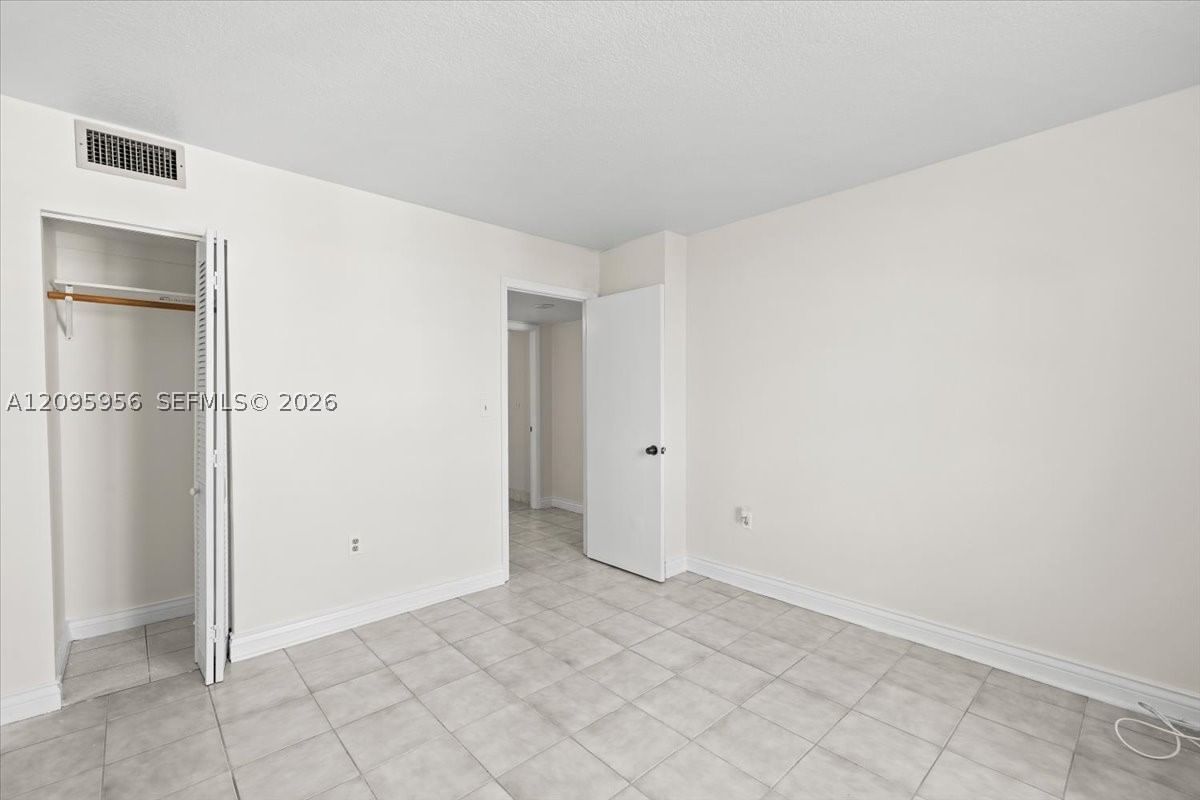 Real estate property located at 2780 183rd St #1207, Miami-dade, Commodore Plaza Condo, Aventura, FL