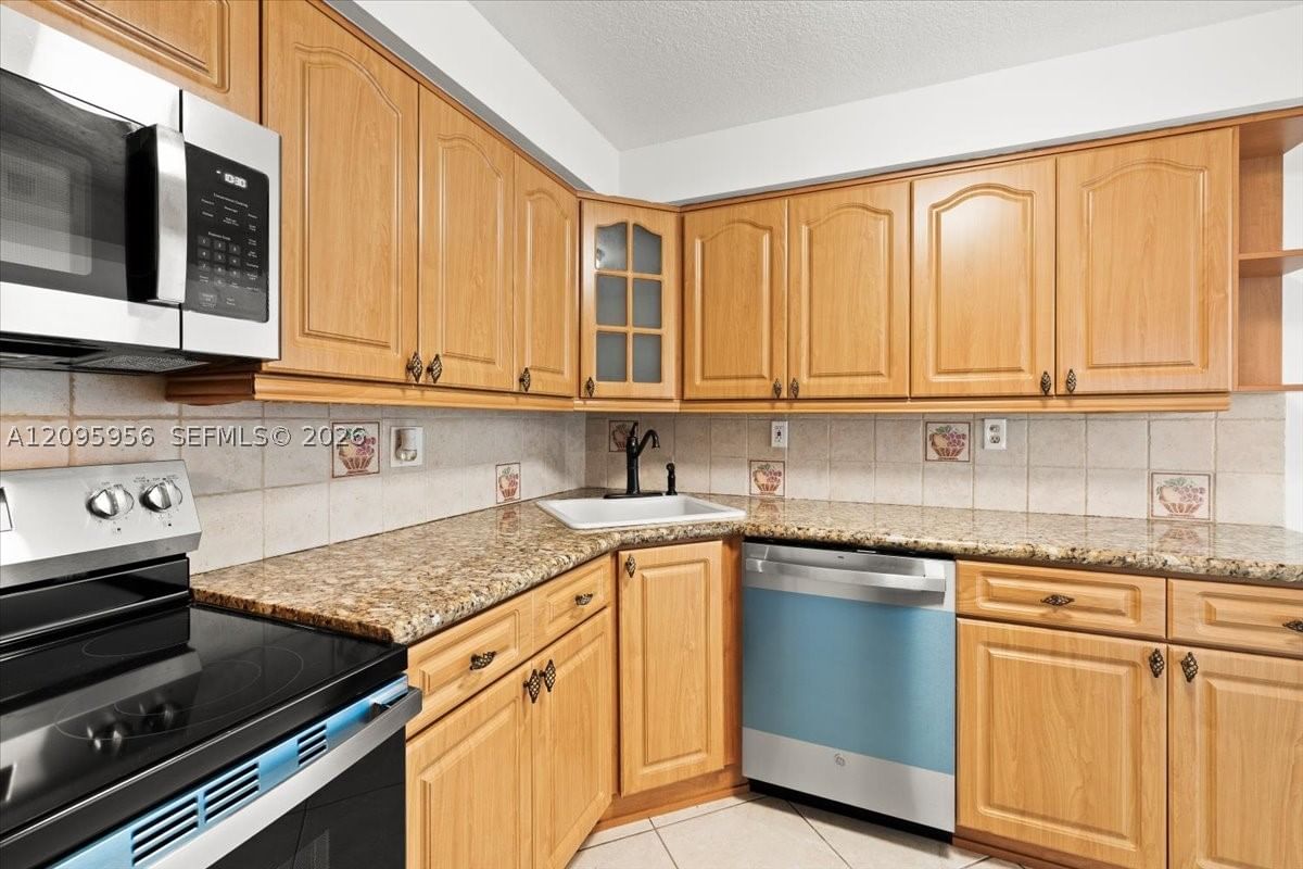 Real estate property located at 2780 183rd St #1207, Miami-dade, Commodore Plaza Condo, Aventura, FL