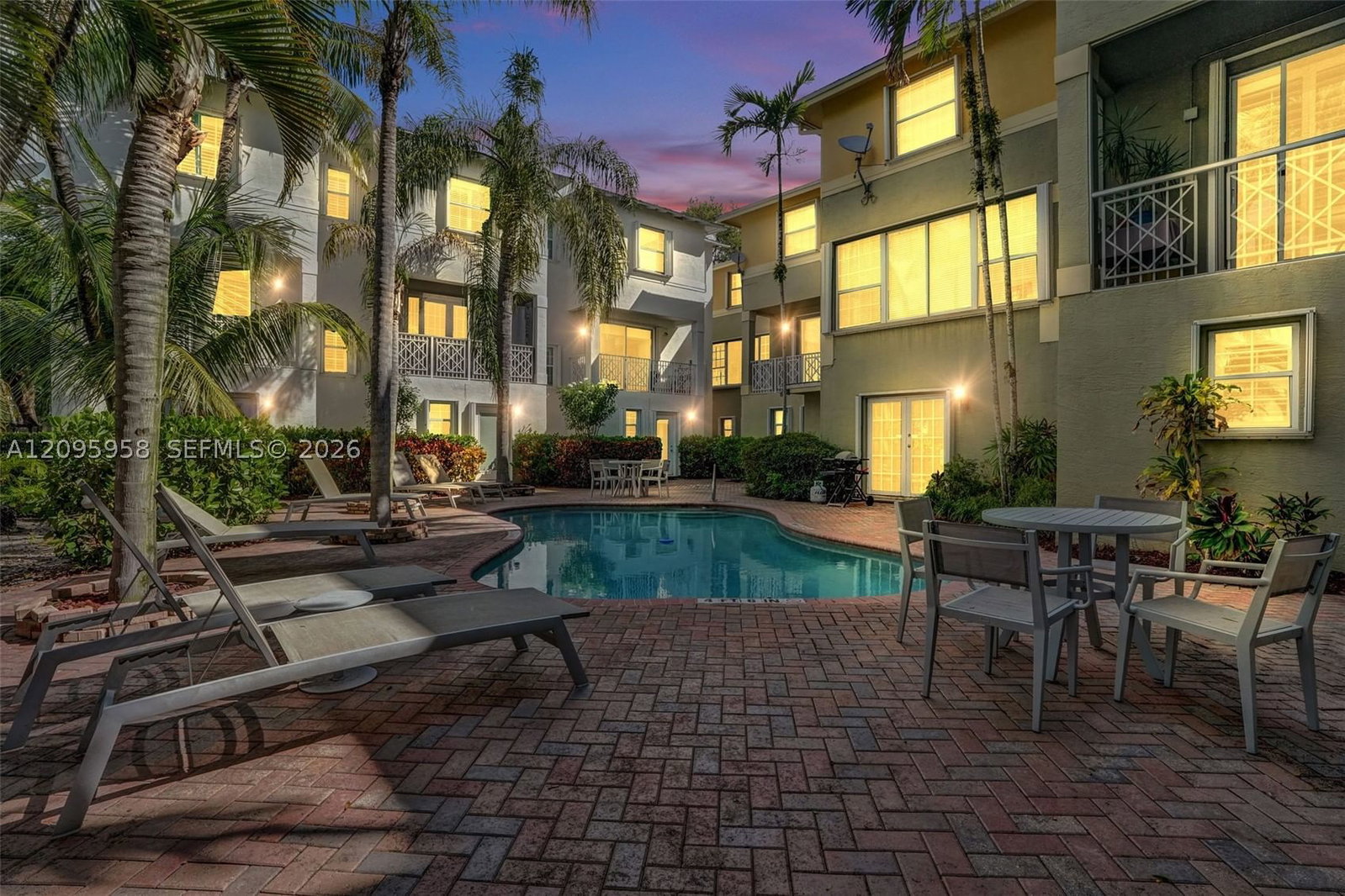 Real estate property located at 1212 Las Olas Blvd, Broward, Waverly Place, Fort Lauderdale, FL