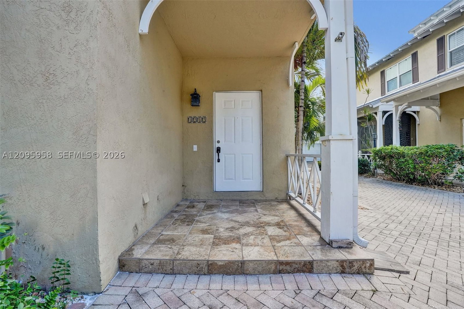 Real estate property located at 1212 Las Olas Blvd, Broward, Waverly Place, Fort Lauderdale, FL