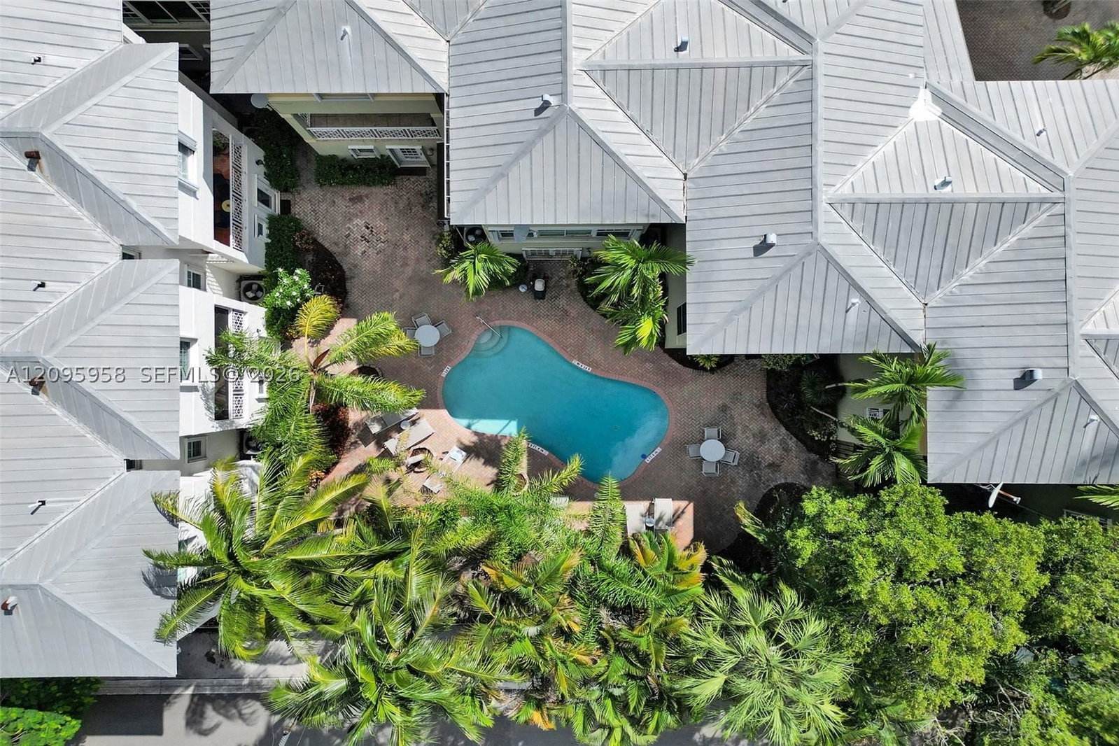 Real estate property located at 1212 Las Olas Blvd, Broward, Waverly Place, Fort Lauderdale, FL