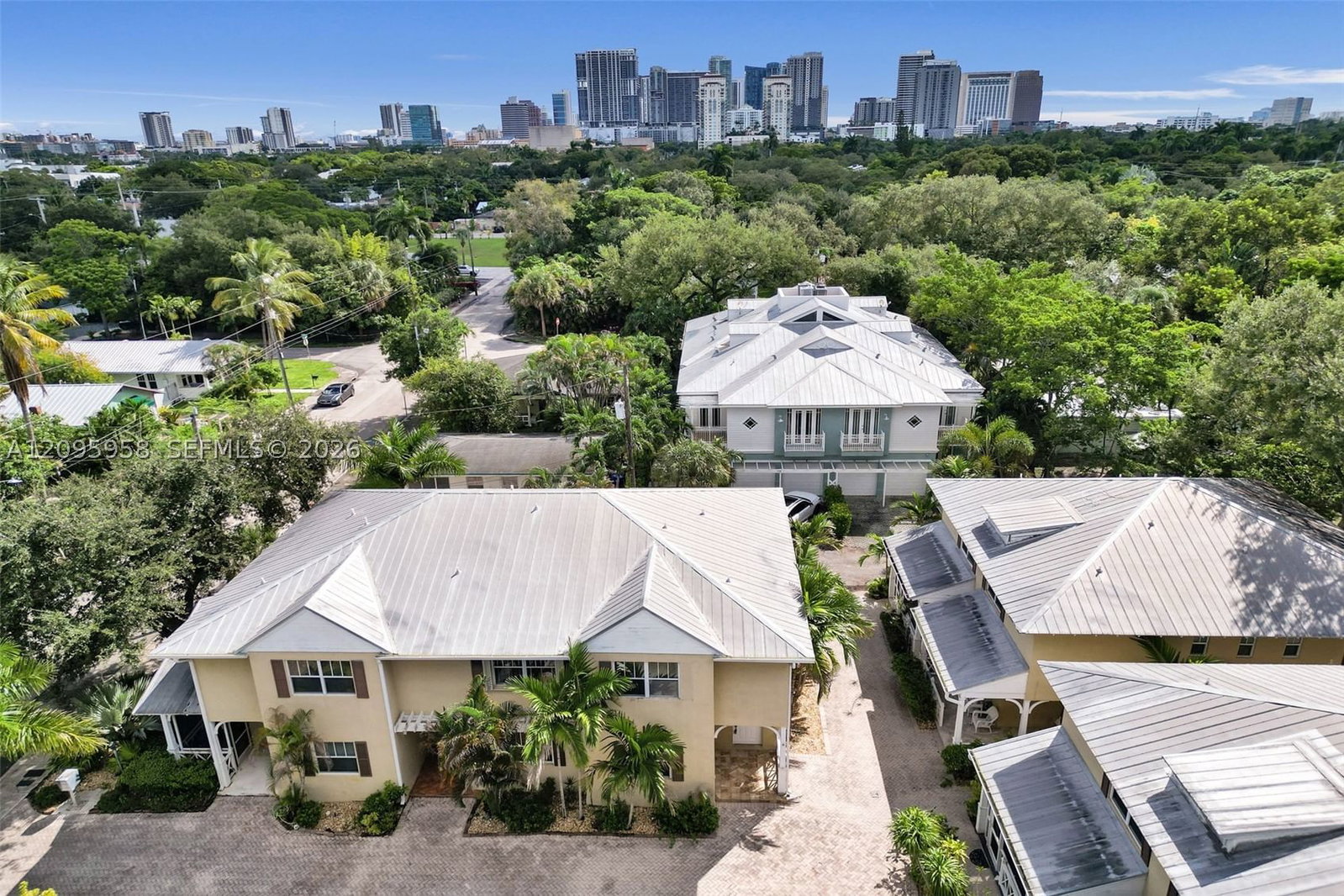 Real estate property located at 1212 Las Olas Blvd, Broward, Waverly Place, Fort Lauderdale, FL