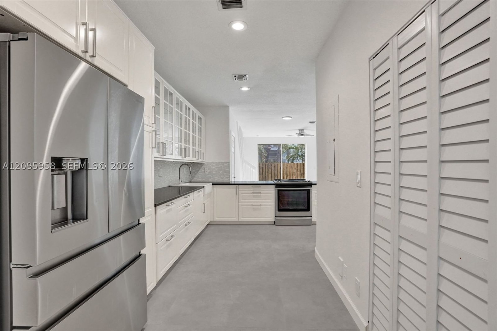 Real estate property located at 1212 Las Olas Blvd, Broward, Waverly Place, Fort Lauderdale, FL