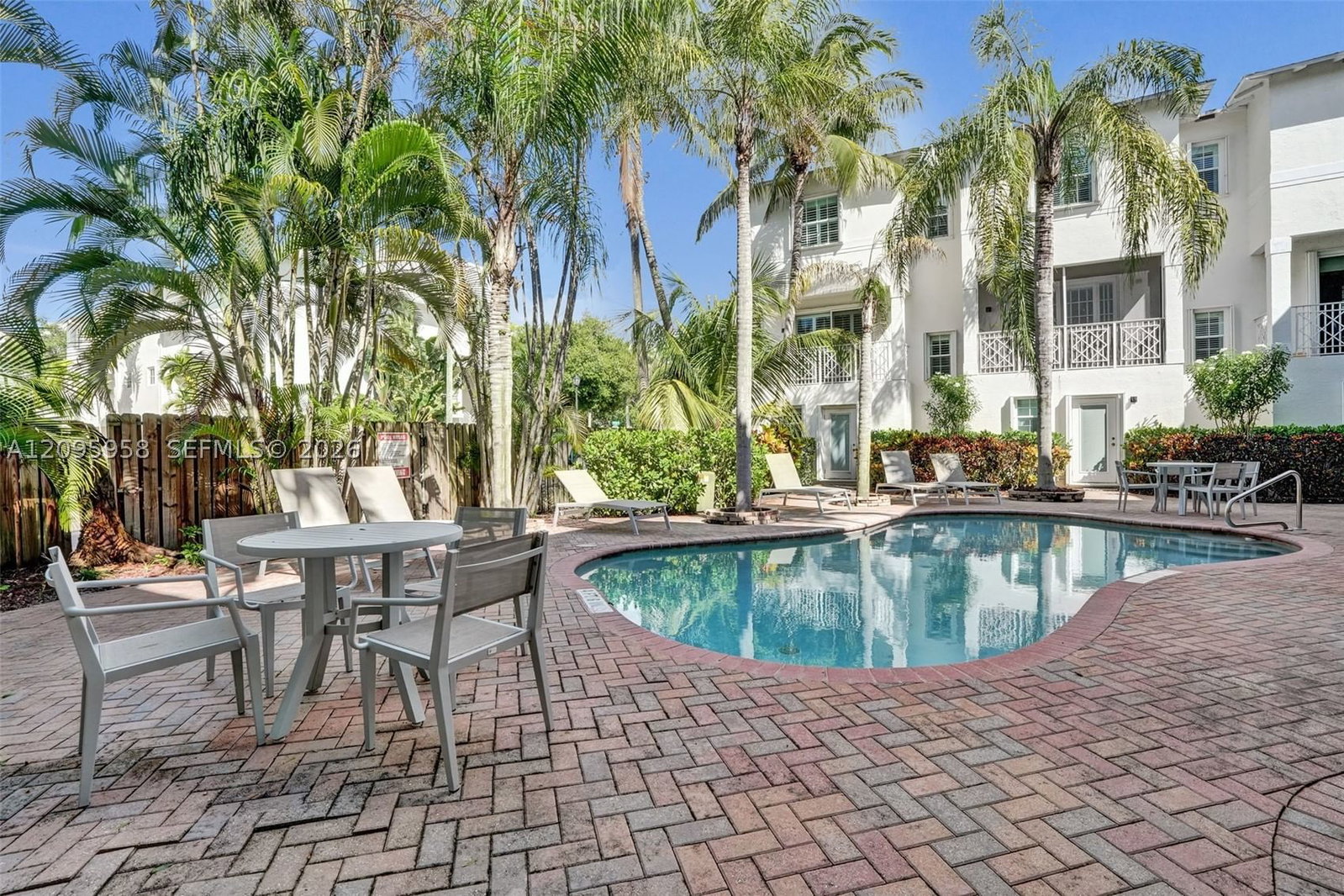 Real estate property located at 1212 Las Olas Blvd, Broward, Waverly Place, Fort Lauderdale, FL