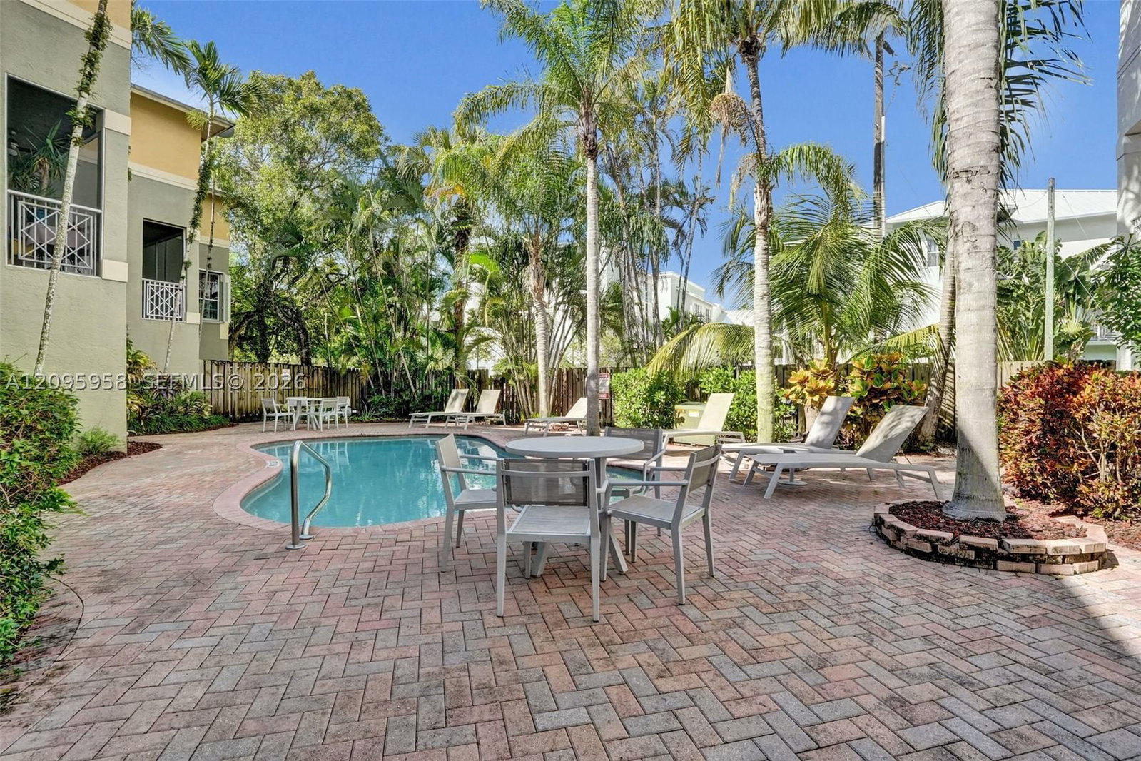 Real estate property located at 1212 Las Olas Blvd, Broward, Waverly Place, Fort Lauderdale, FL