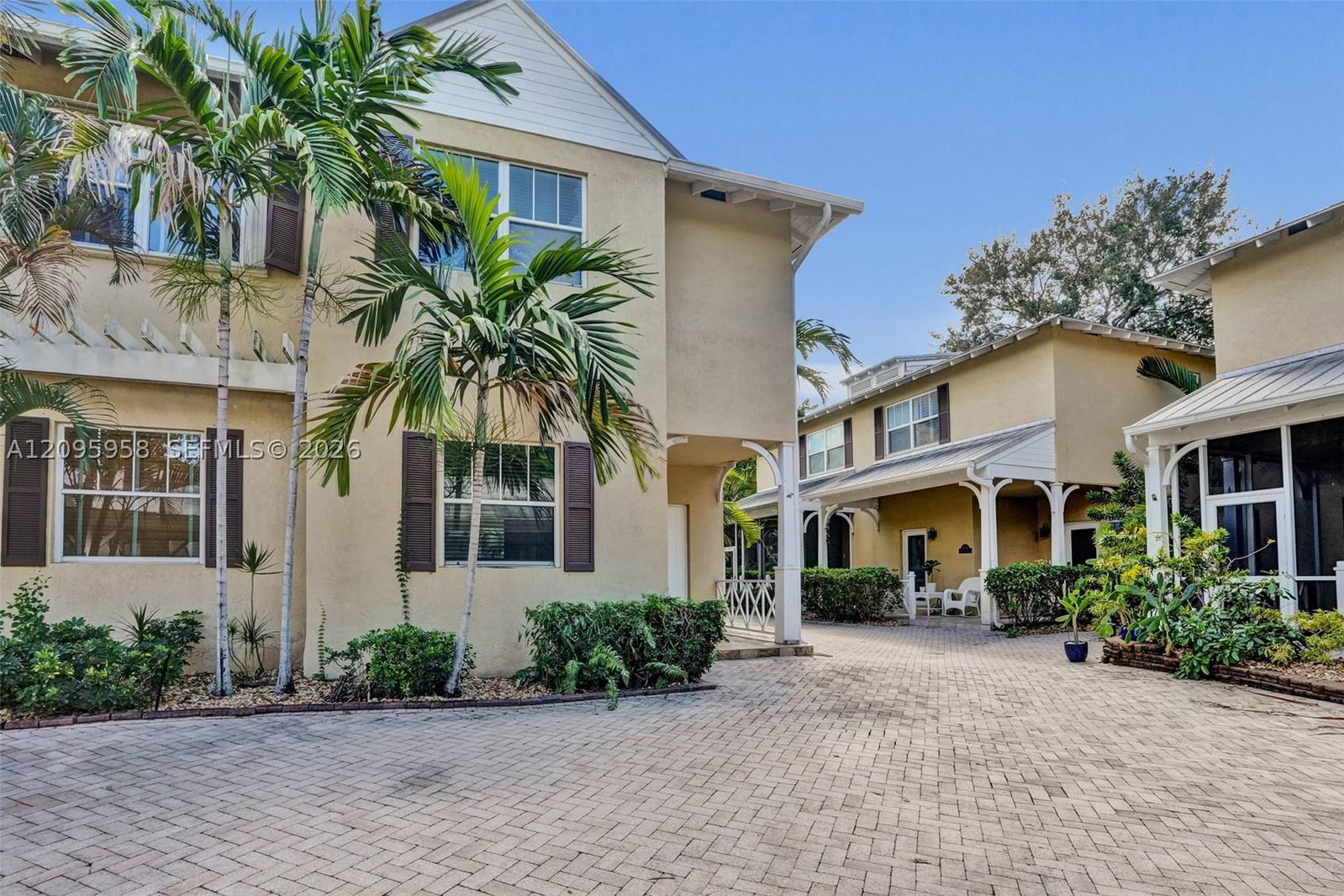 Real estate property located at 1212 Las Olas Blvd, Broward, Waverly Place, Fort Lauderdale, FL