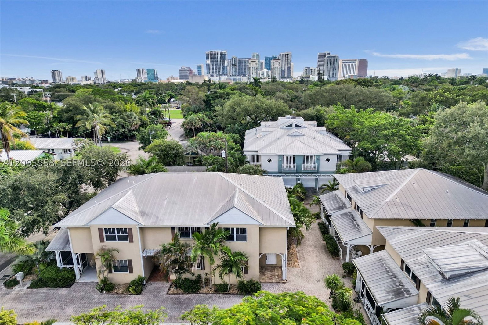 Real estate property located at 1212 Las Olas Blvd, Broward, Waverly Place, Fort Lauderdale, FL