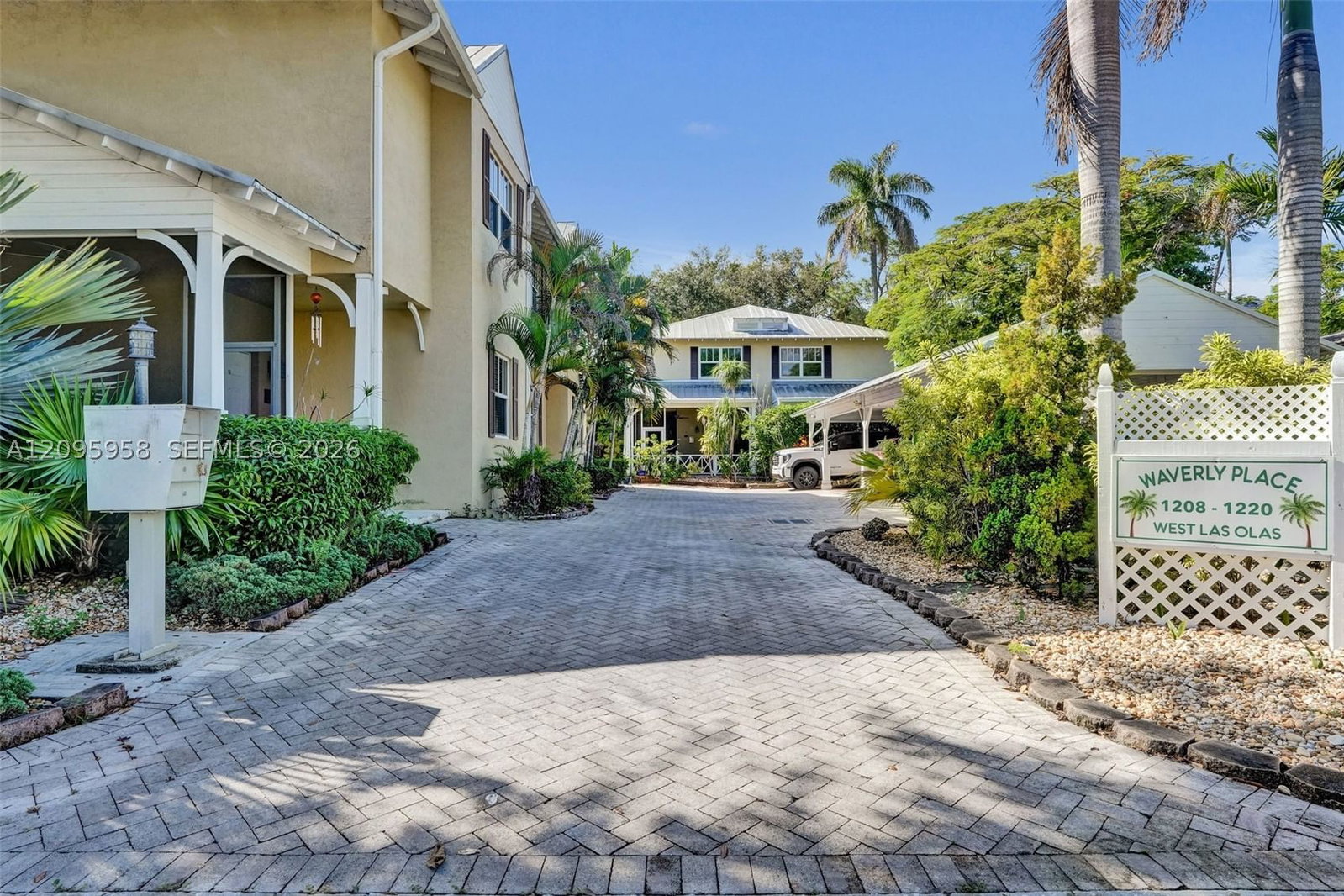 Real estate property located at 1212 Las Olas Blvd, Broward, Waverly Place, Fort Lauderdale, FL