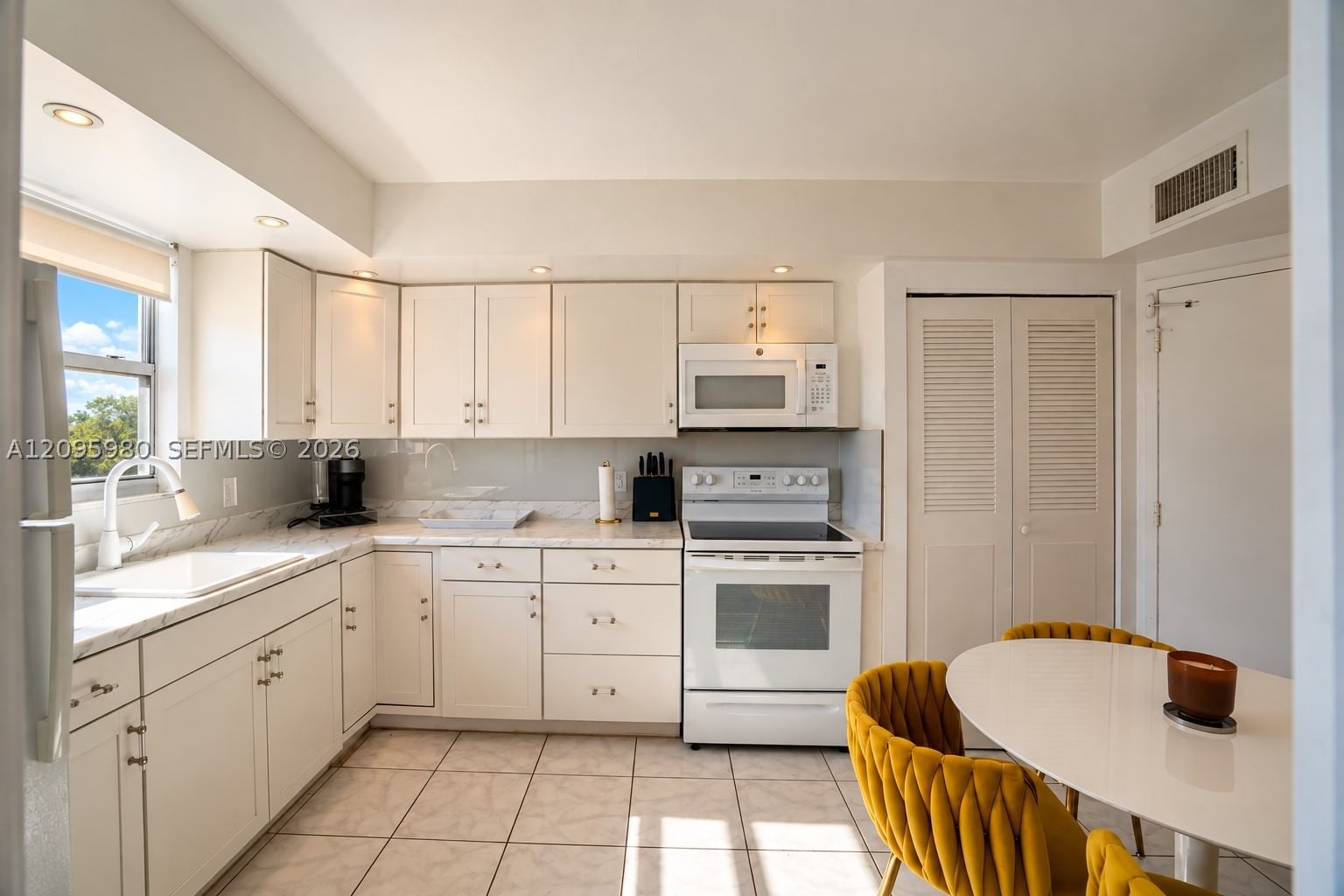 Real estate property located at 1351 Miami Gardens Dr #316E, Miami-dade, Buckley Towers Condo - Ea, Miami, FL
