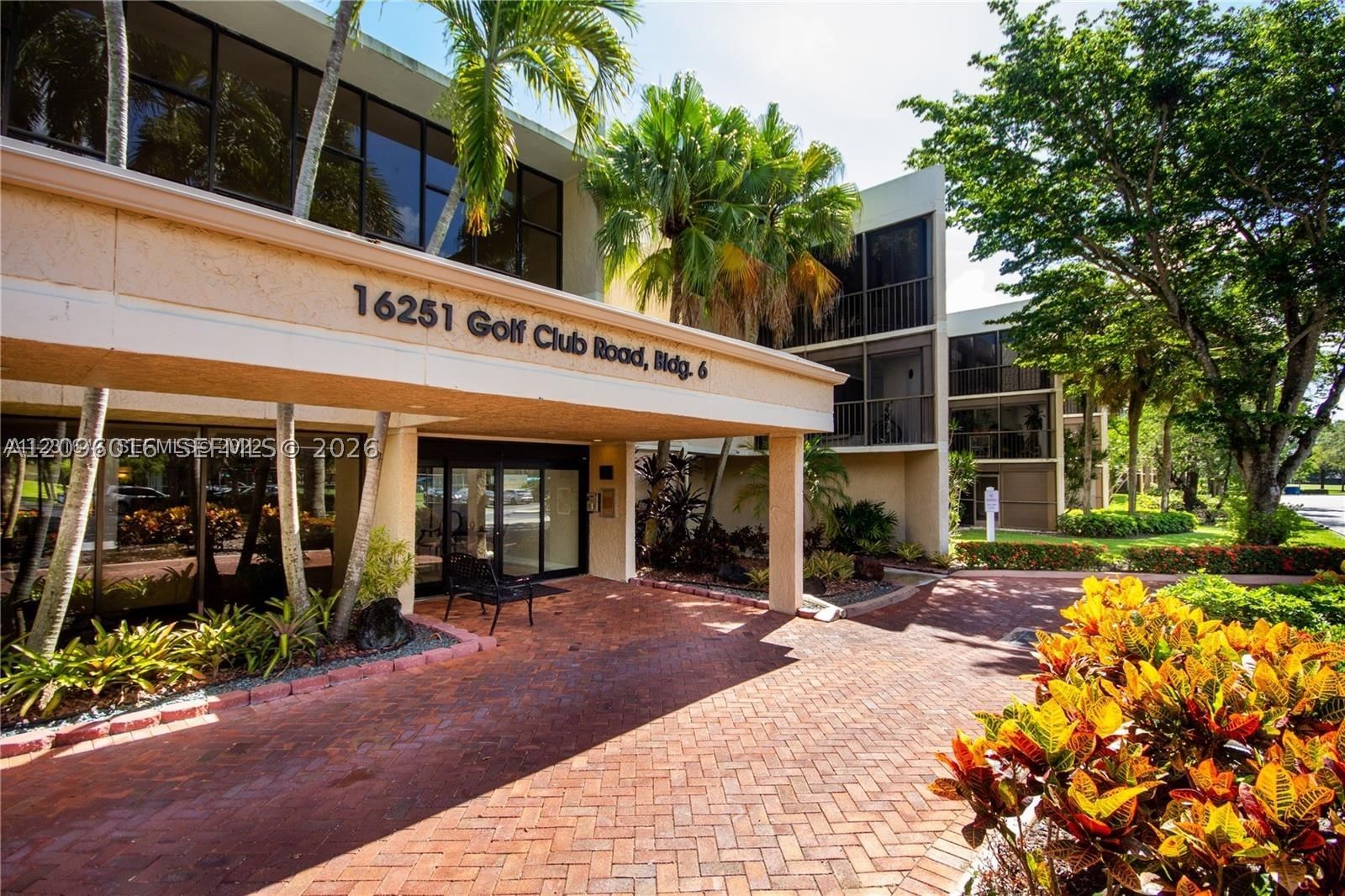 Real estate property located at 16251 Golf Club Rd #109, Broward, Bldg 6 Of Country Club Ap, Weston, FL