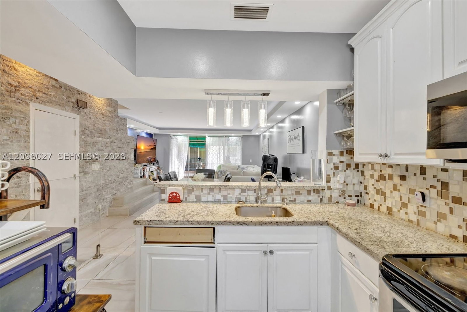 Real estate property located at 12662 14th St, Broward, Savannah Plat 3, Sunrise, FL